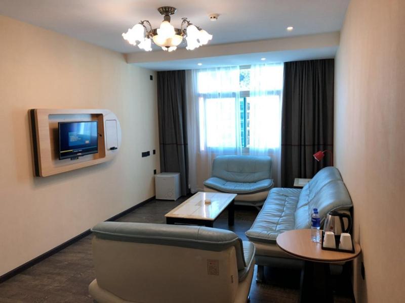Superior Family Room