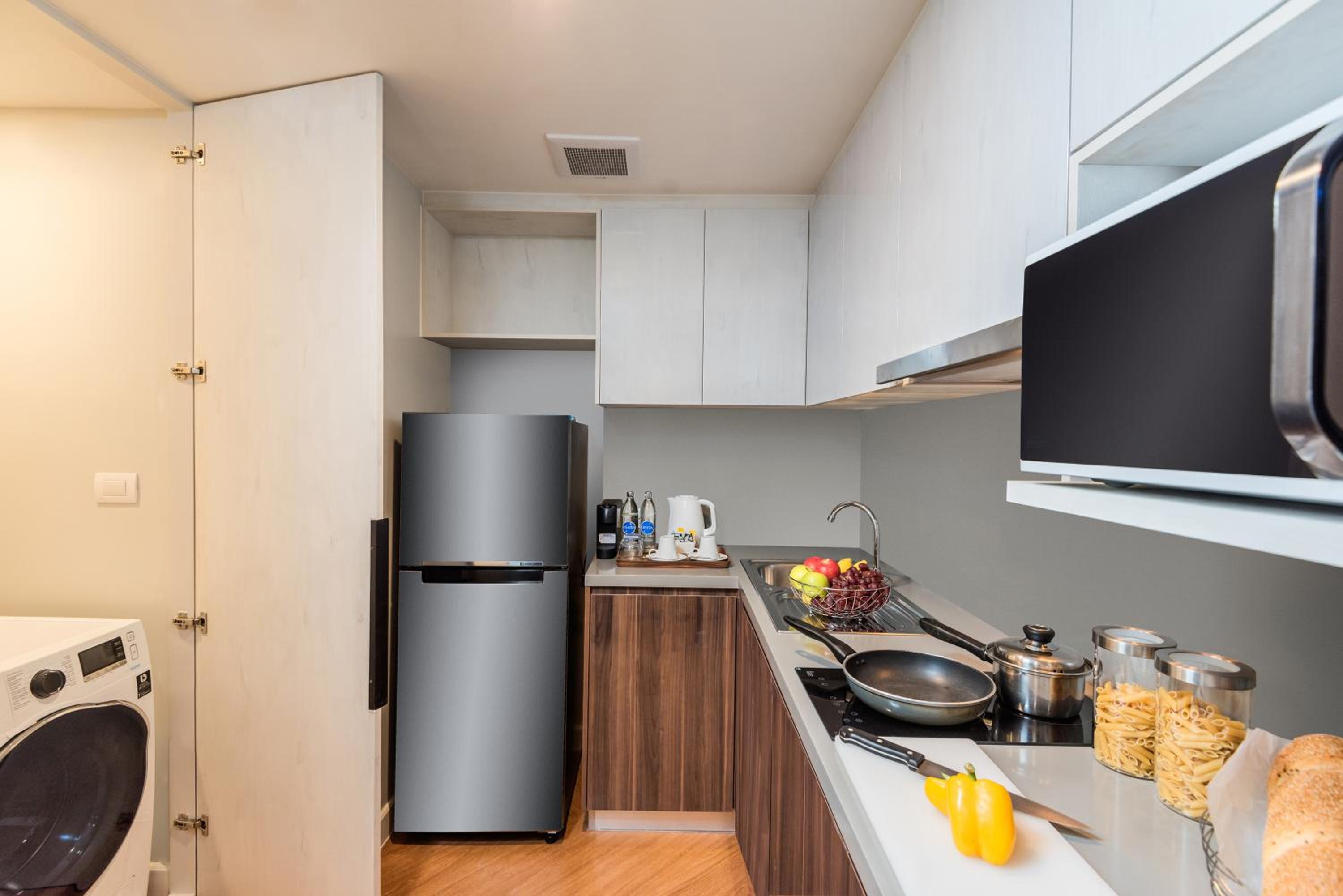 1-bedroom premium suite photo 3