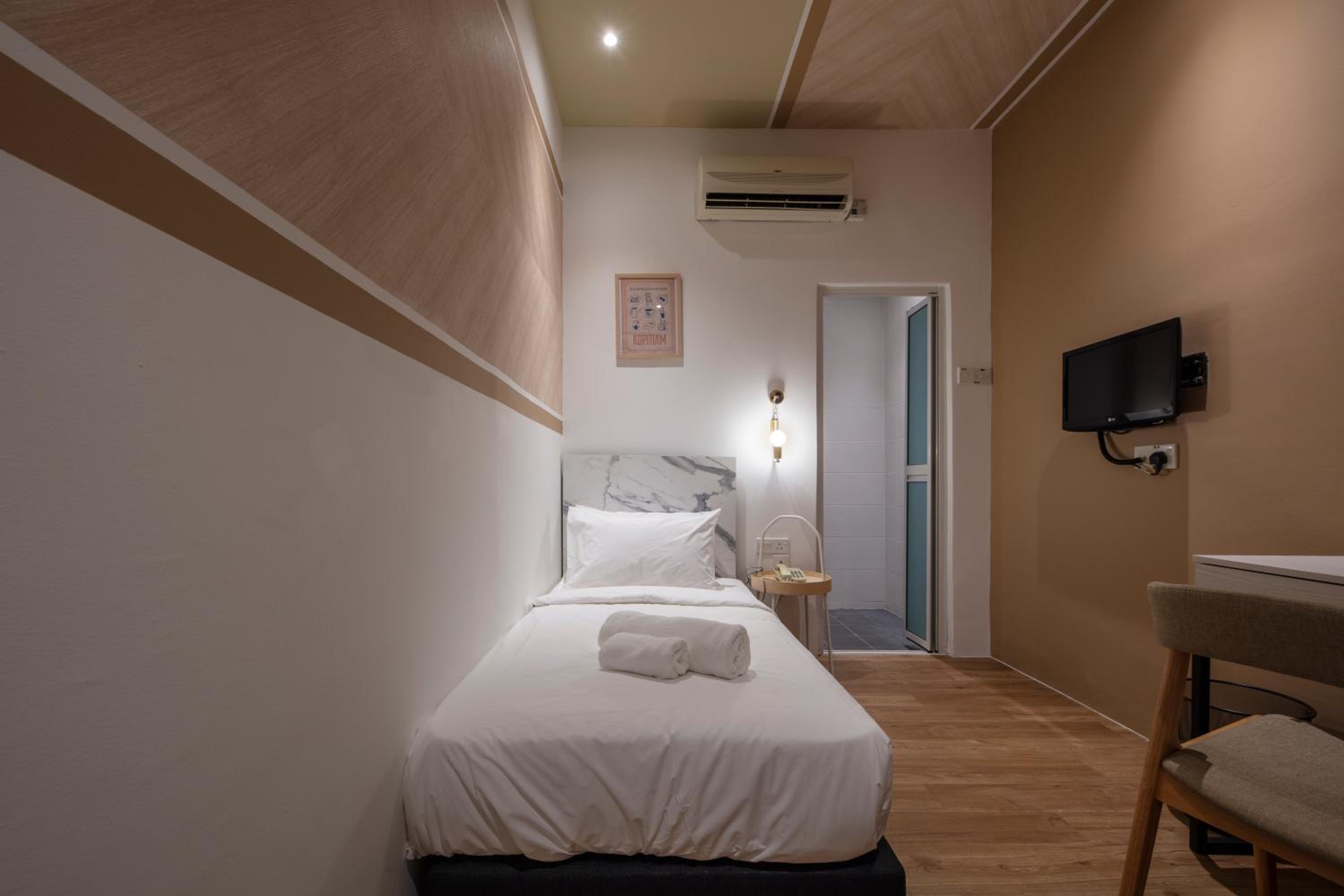 Bachelor Room
