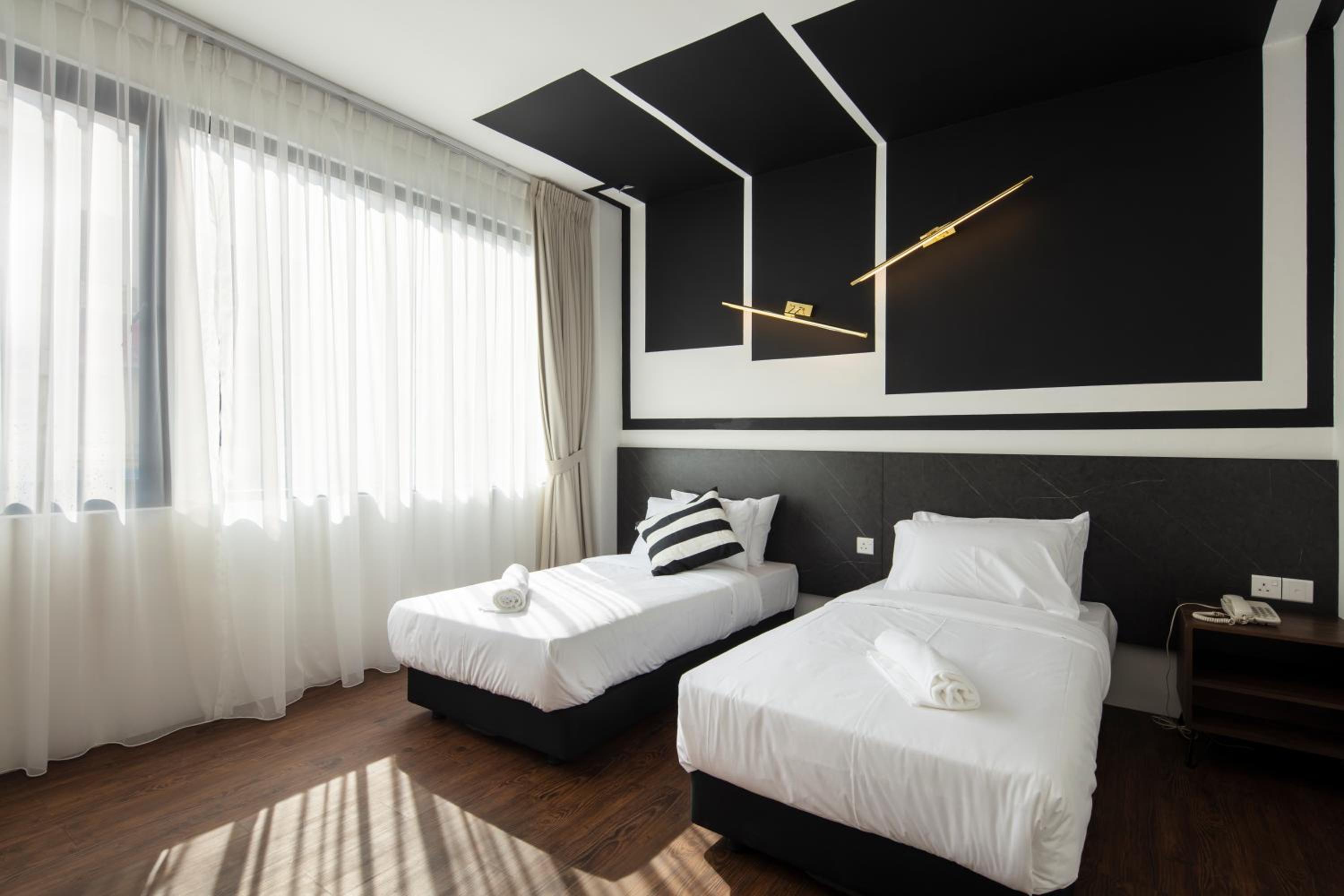 Hollywood Twin Room