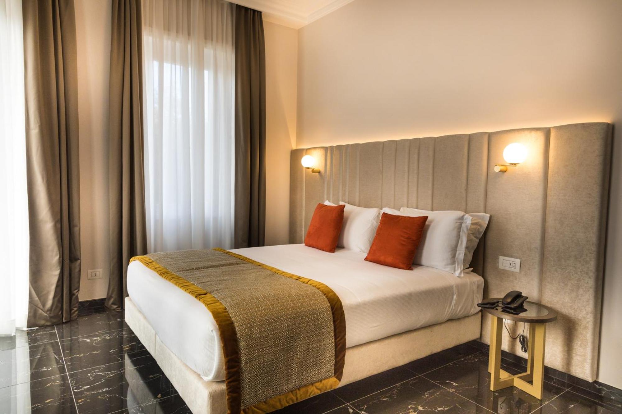 Superior Double or Twin Room thumbnail 6