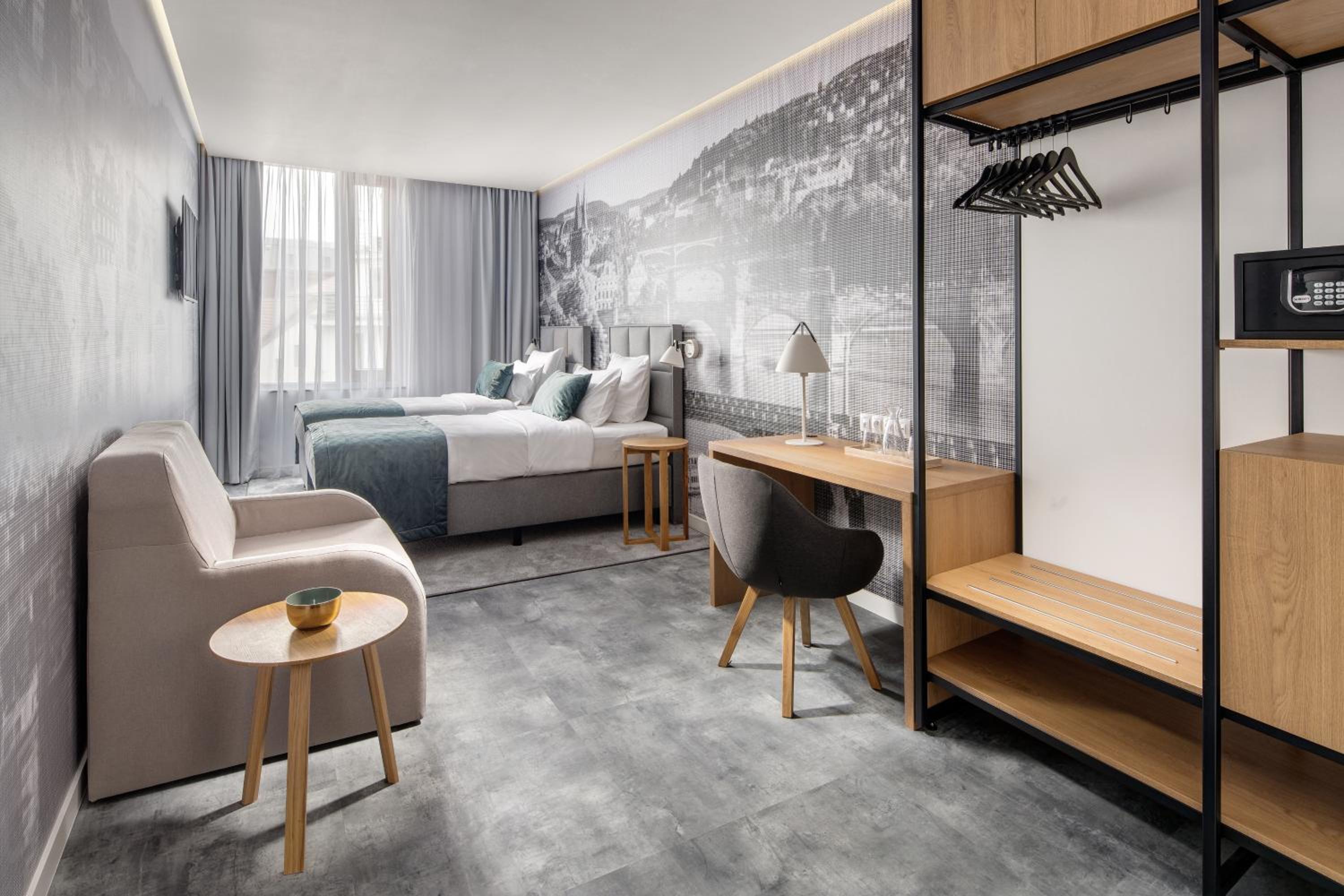 Deluxe Double or Twin Room