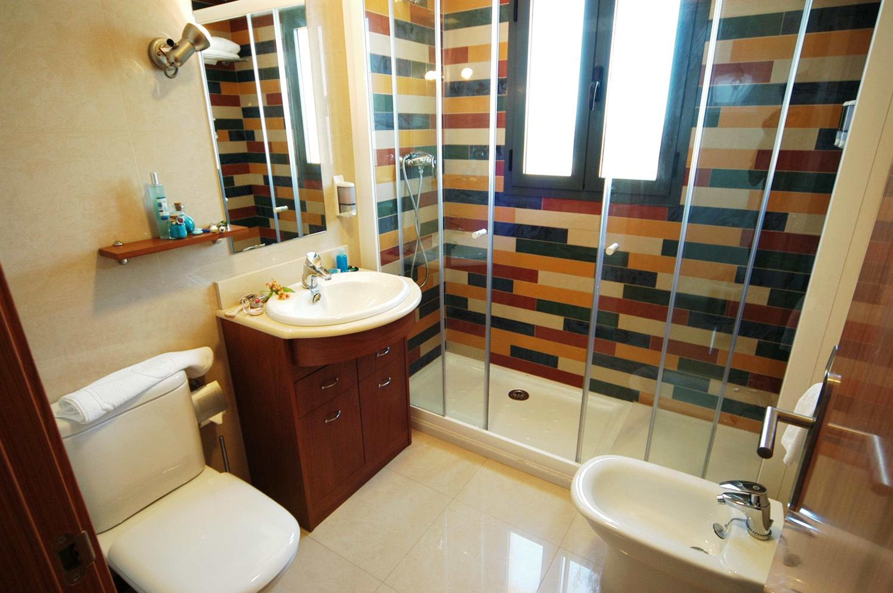 One-Bedroom Apartment (2 Adults + 2 Children) photo 2