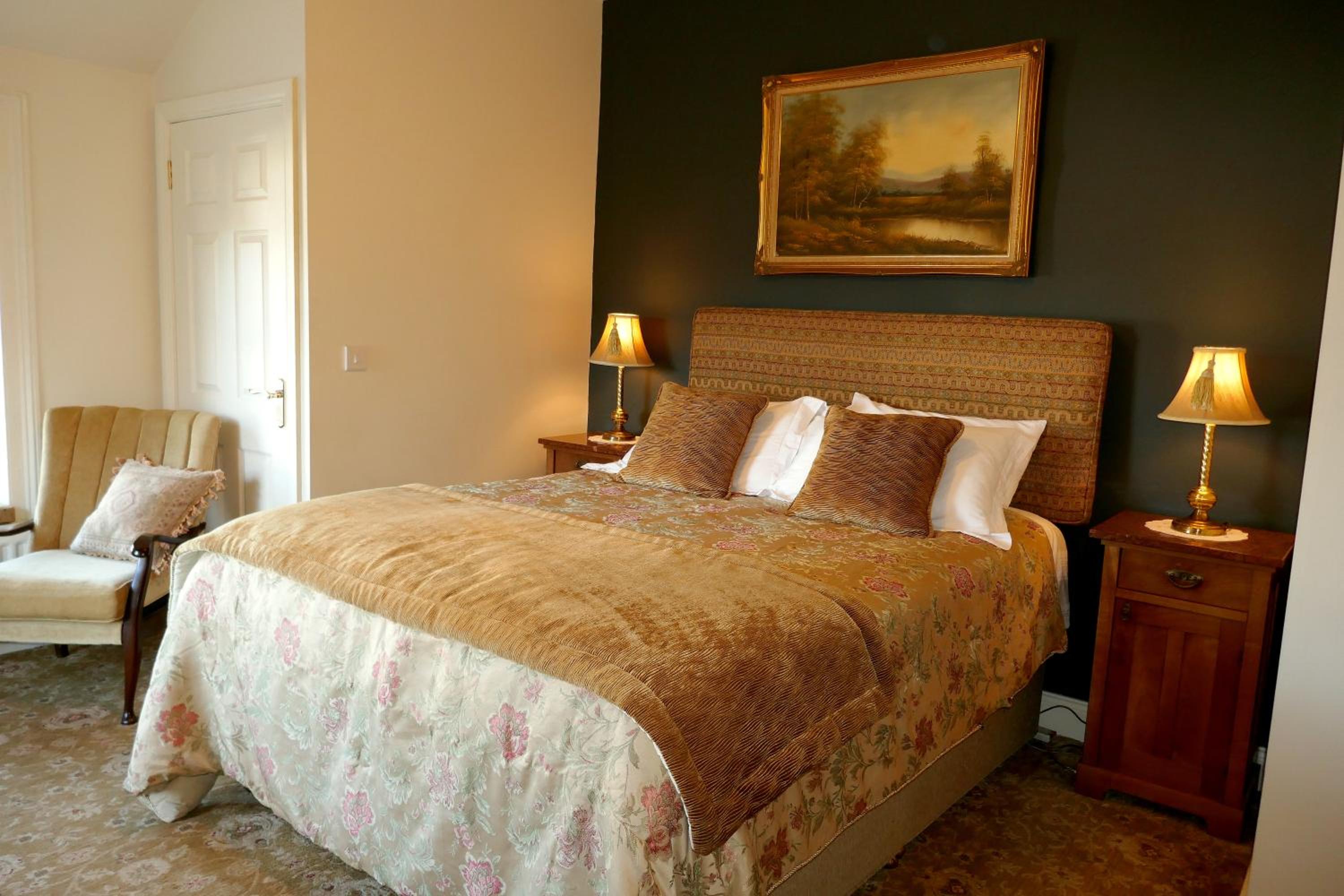 Deluxe King Room - Photo 1
