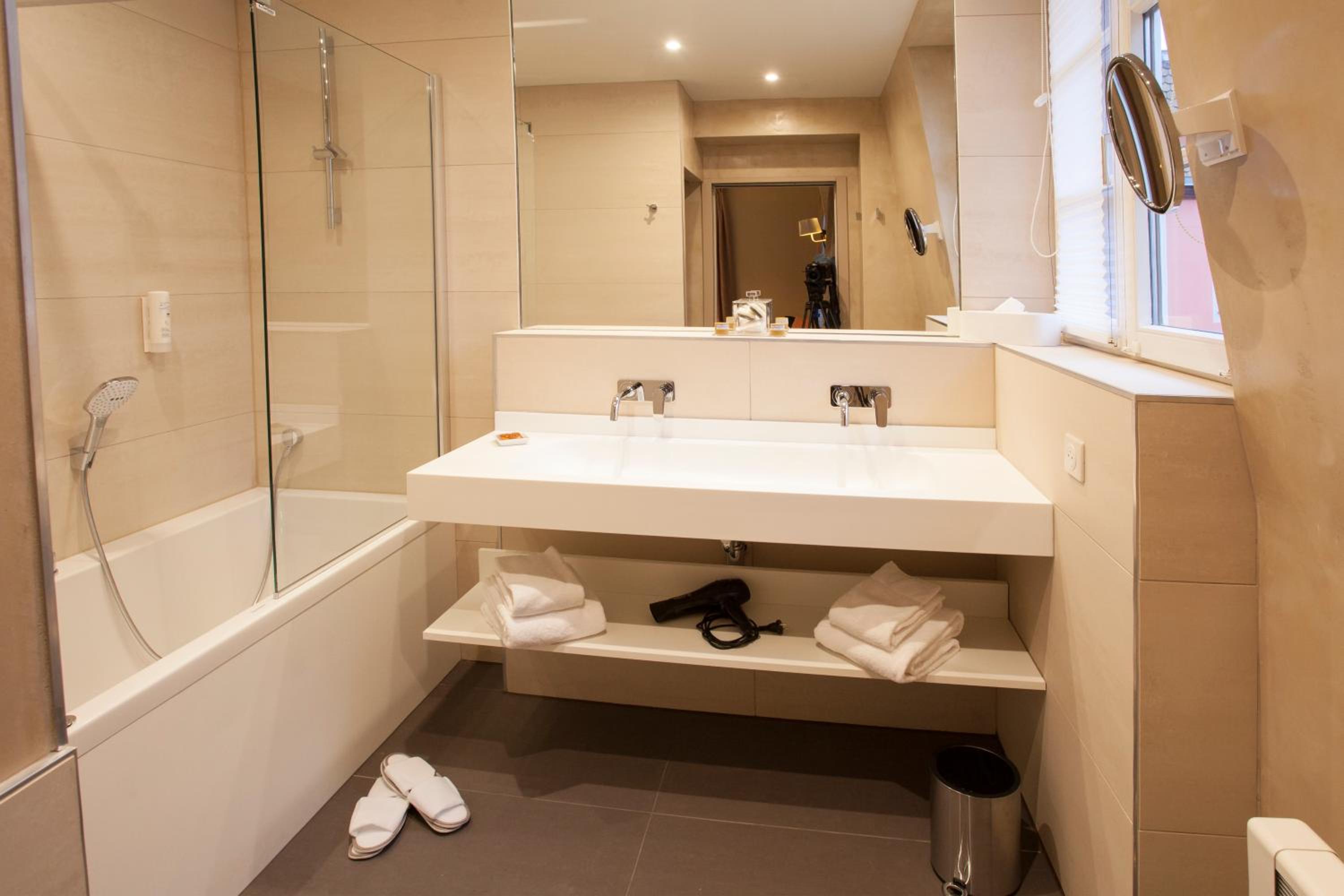 Charm Room with Shower or Balneo Bath - Photo 31