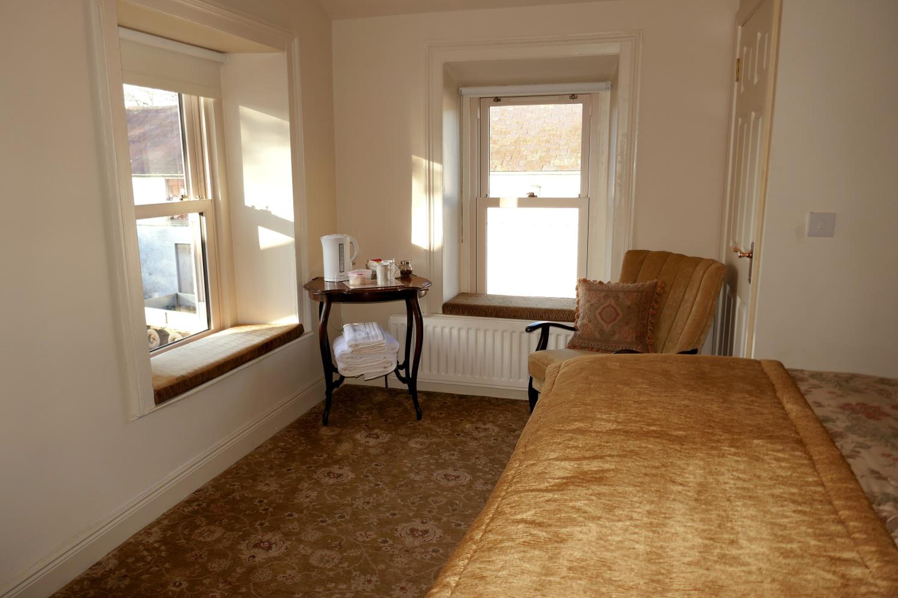 Deluxe King Room - Photo 6