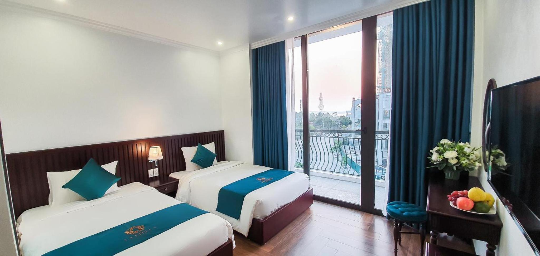 Standard Twin Room with Sea View