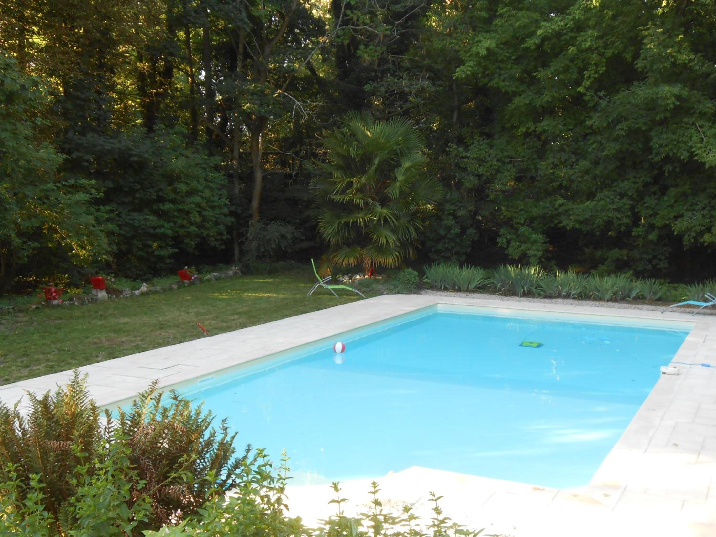 Double Room with Pool View - Photo 4