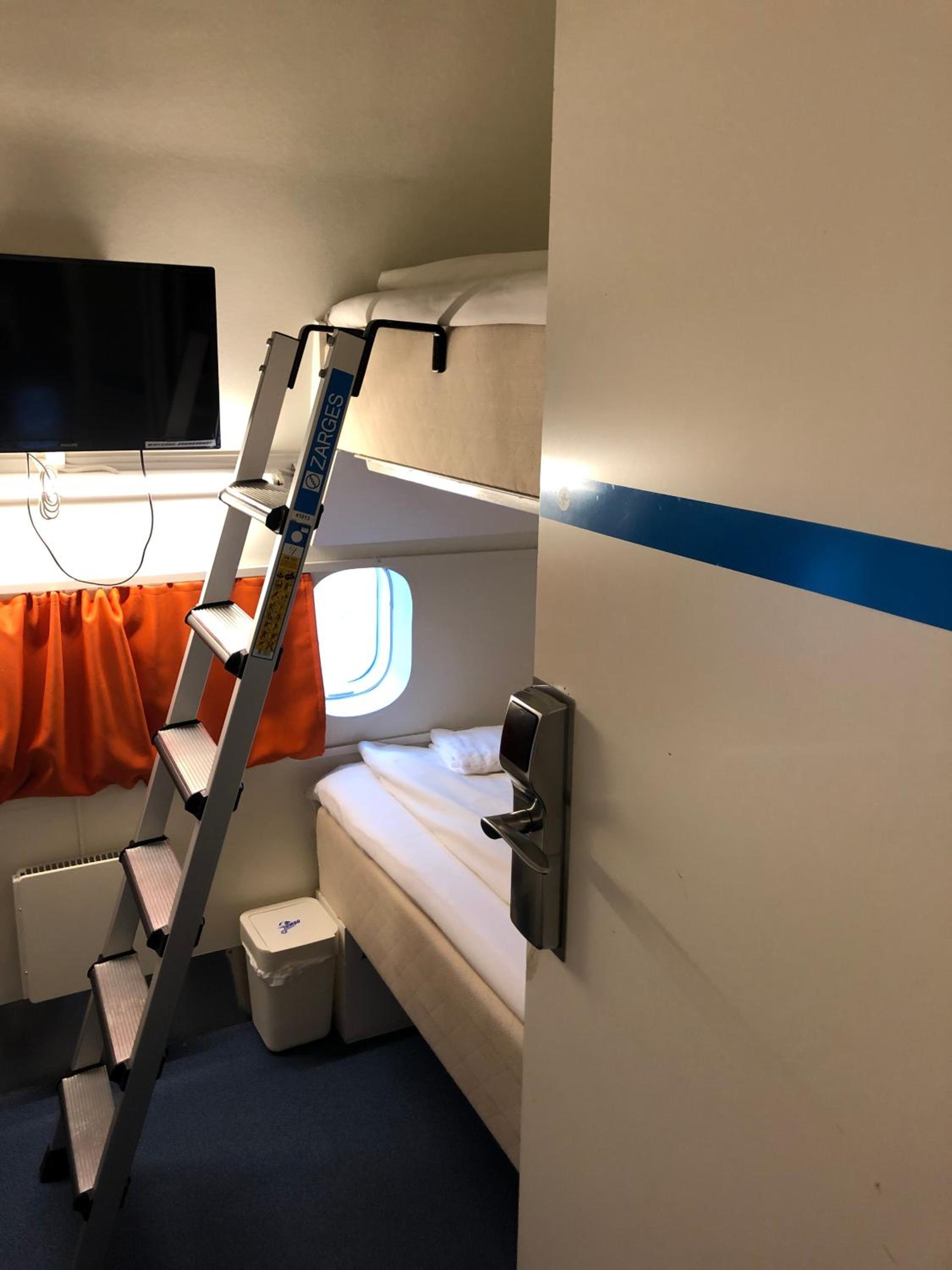 Bed In 4-Bed Male Dormitory Room photo 1