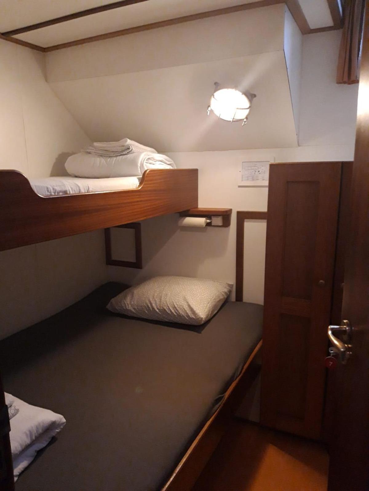 Twin Room with Bathroom photo 1