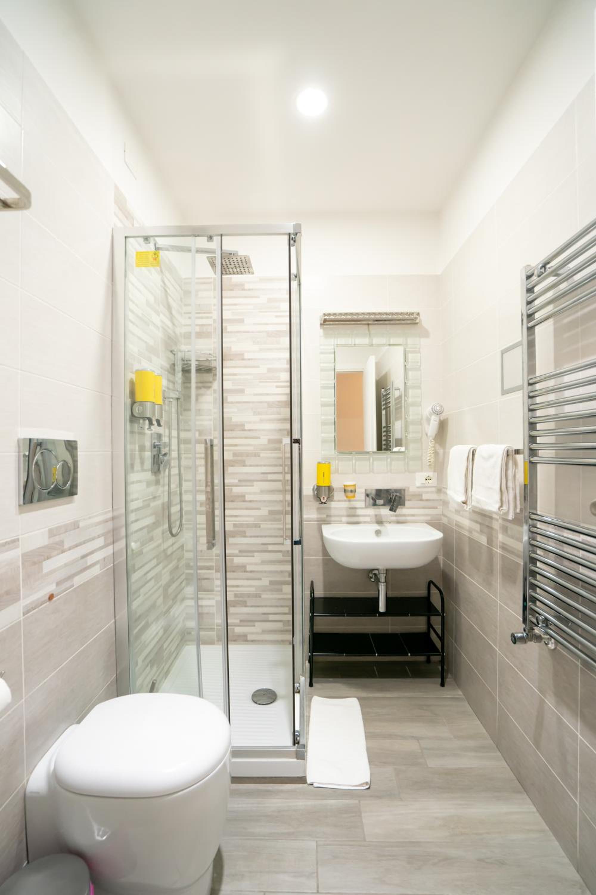 Deluxe Double or Twin Room photo 2
