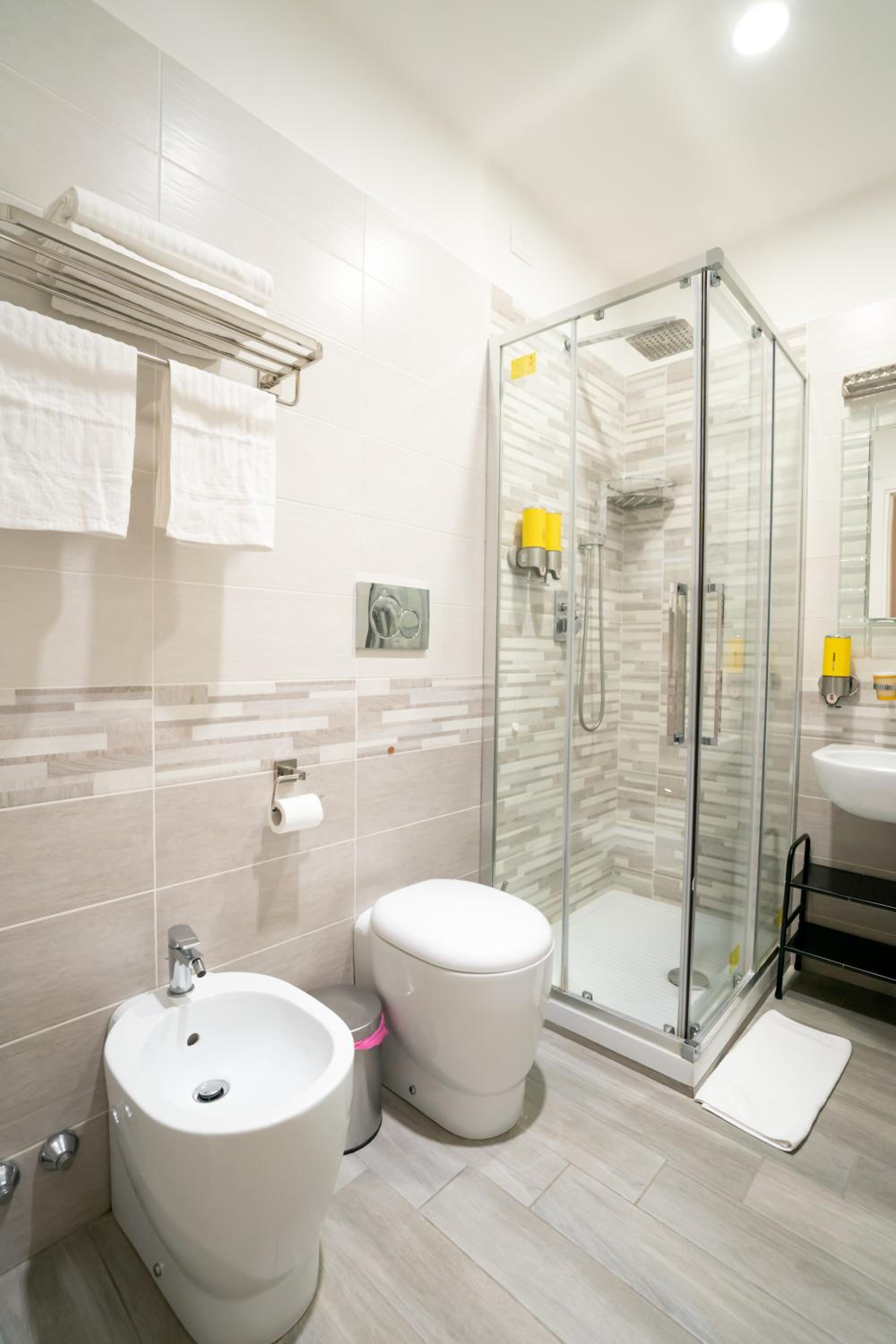 Deluxe Double or Twin Room photo 3