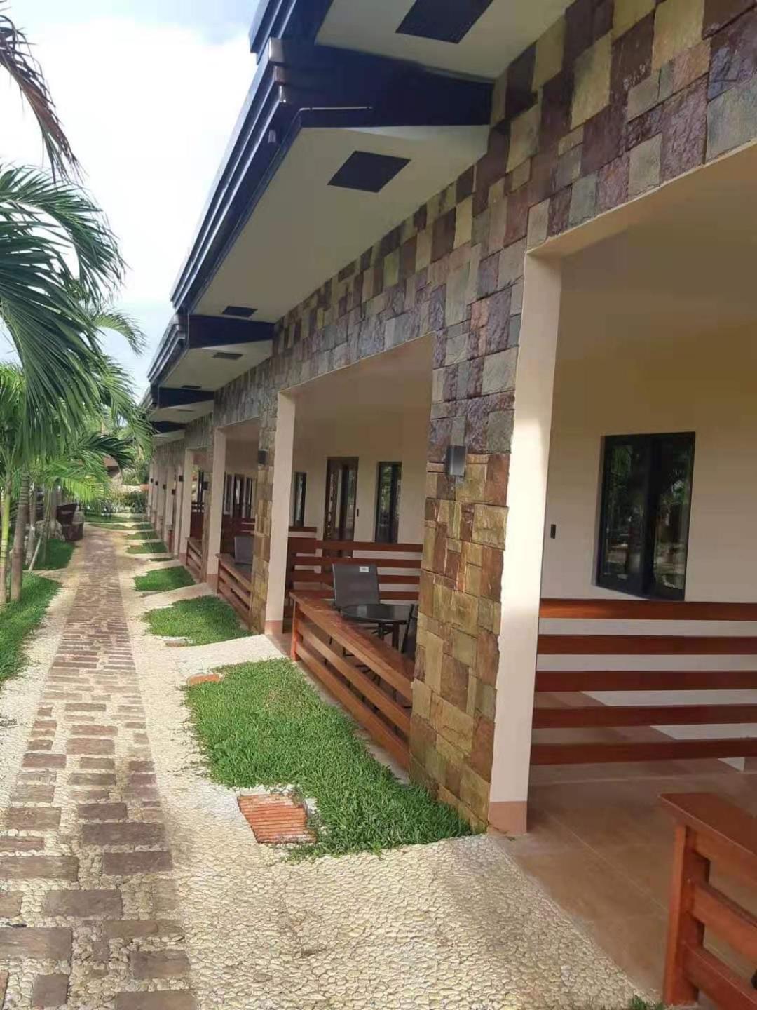 Family Room with Balcony - Photo 2