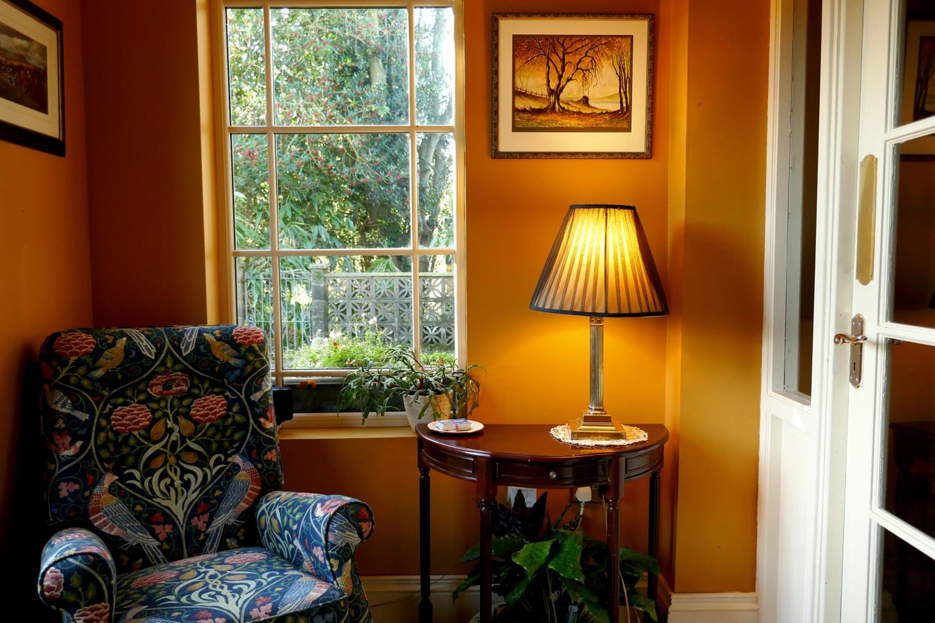 Deluxe King Room - Photo 3