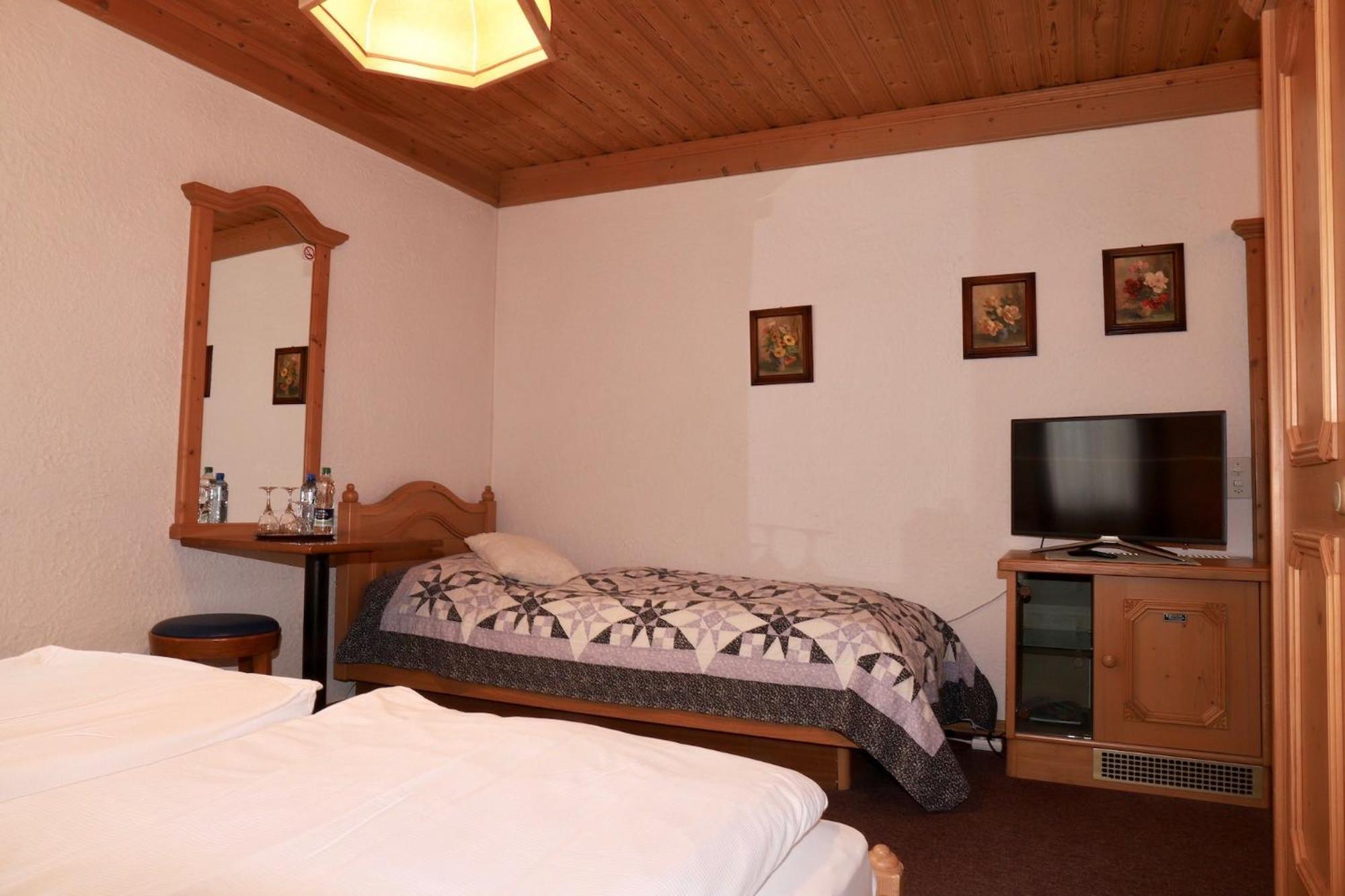 Triple Room with Shower photo 3