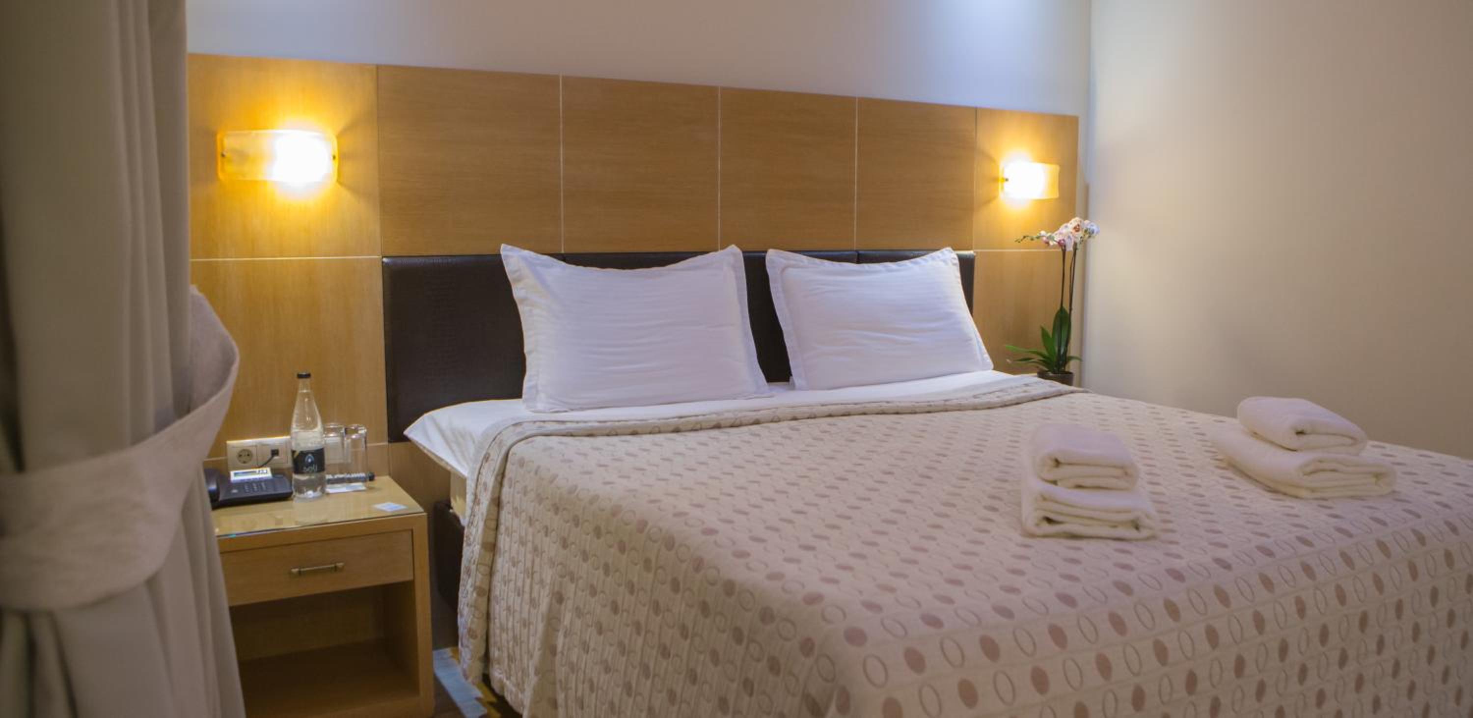 Double or Twin Room - Photo 3