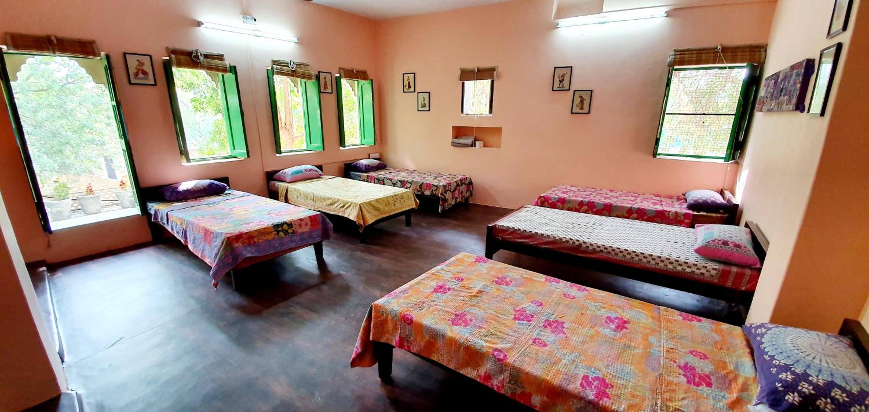 Bed in 6-Bed Dormitory Room photo 1