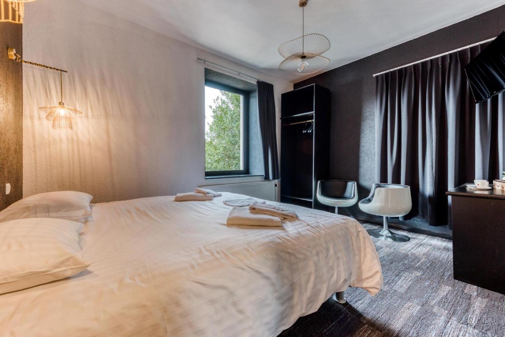 Double Room - Photo 9