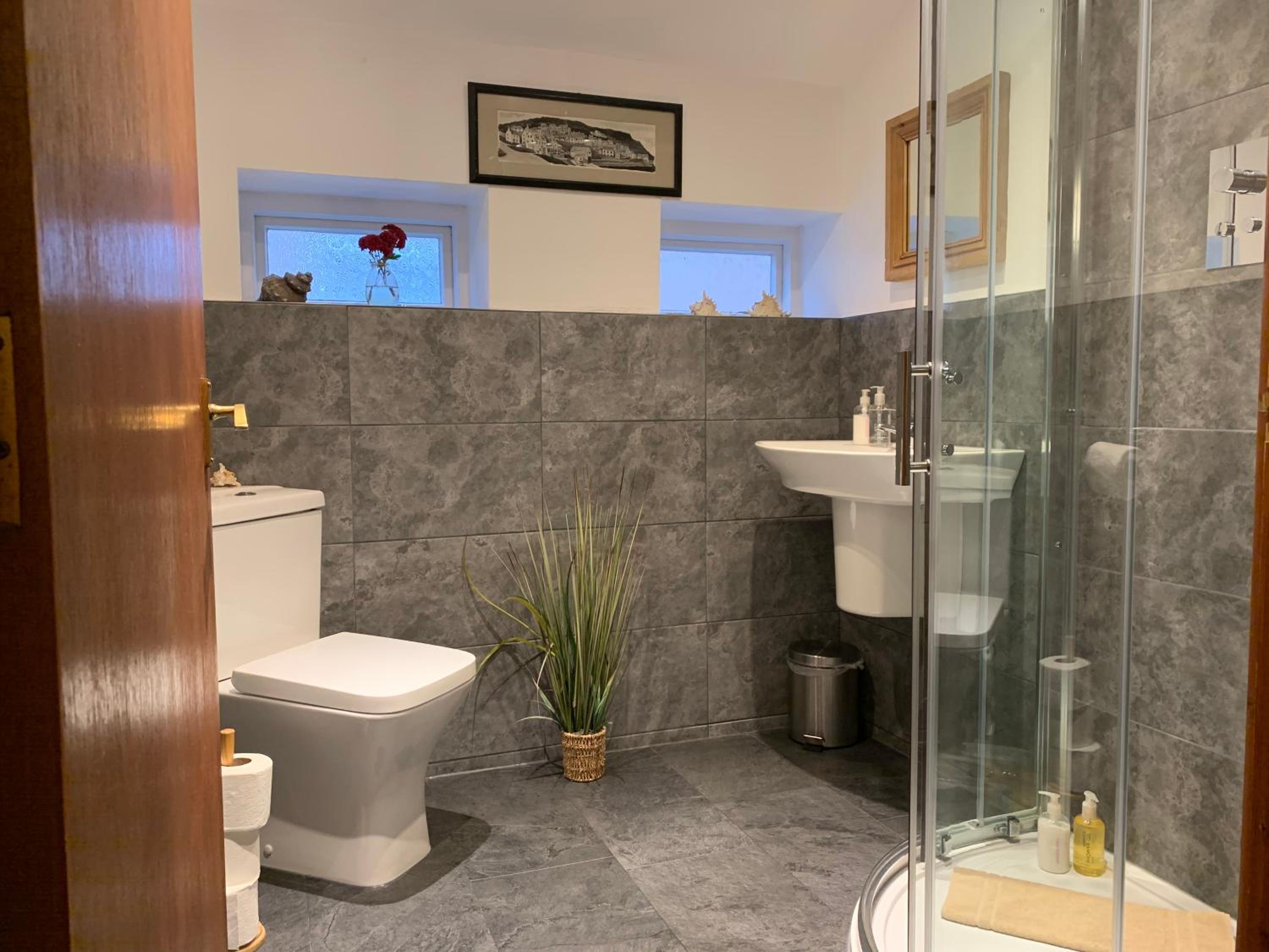 Double Room - Photo 11