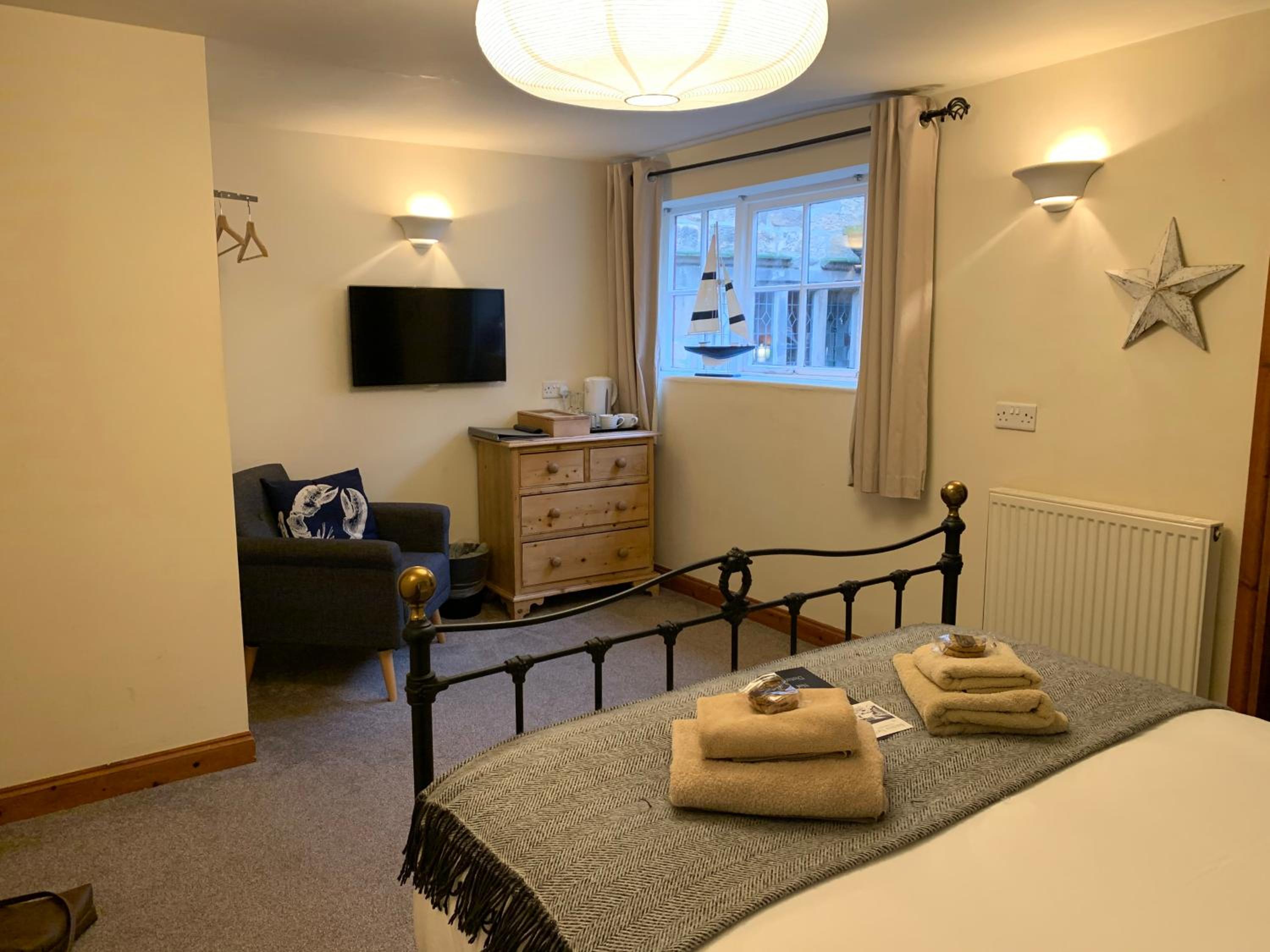 Double Room - Photo 9