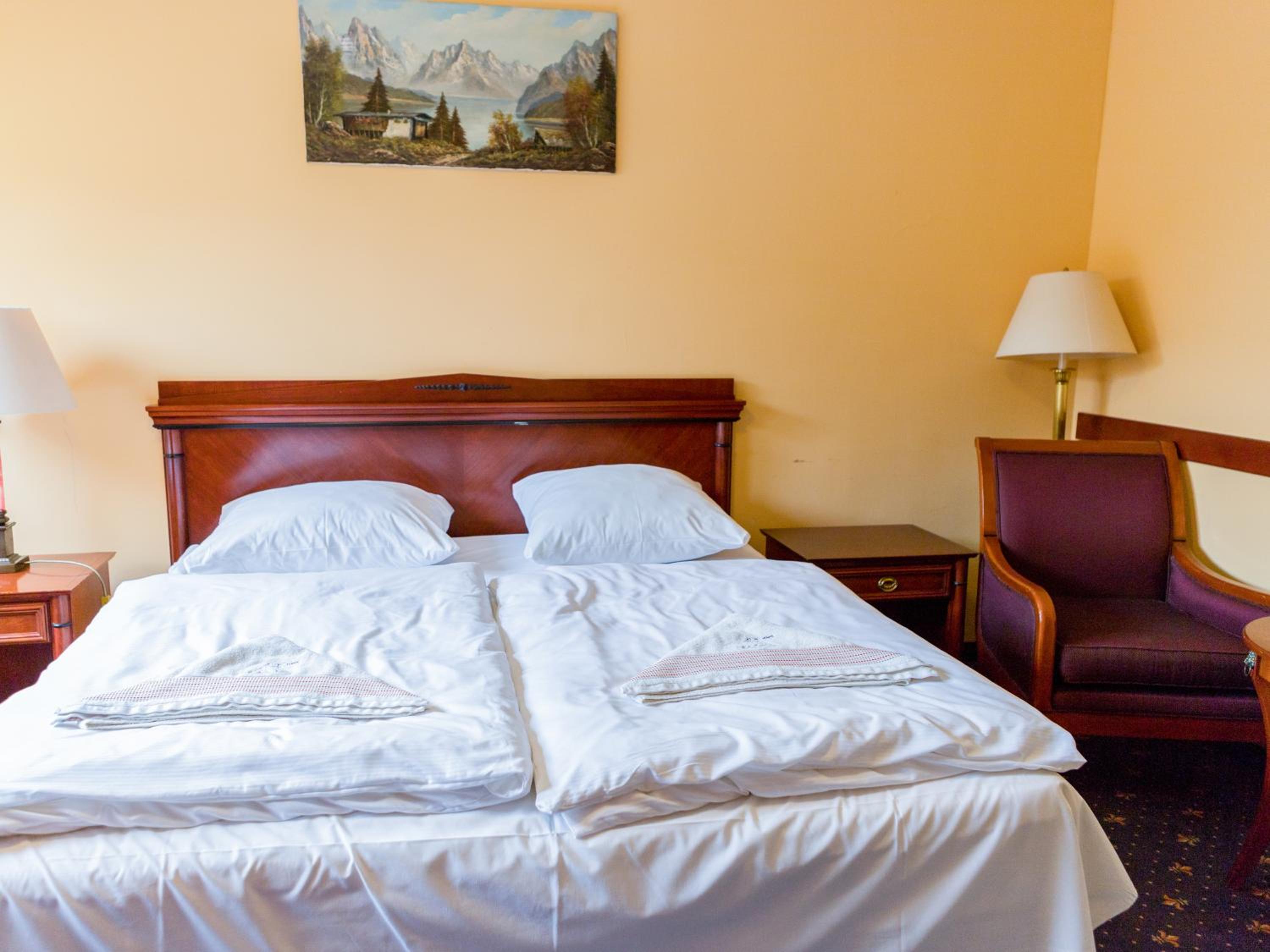 Double or Twin Room - Photo 10