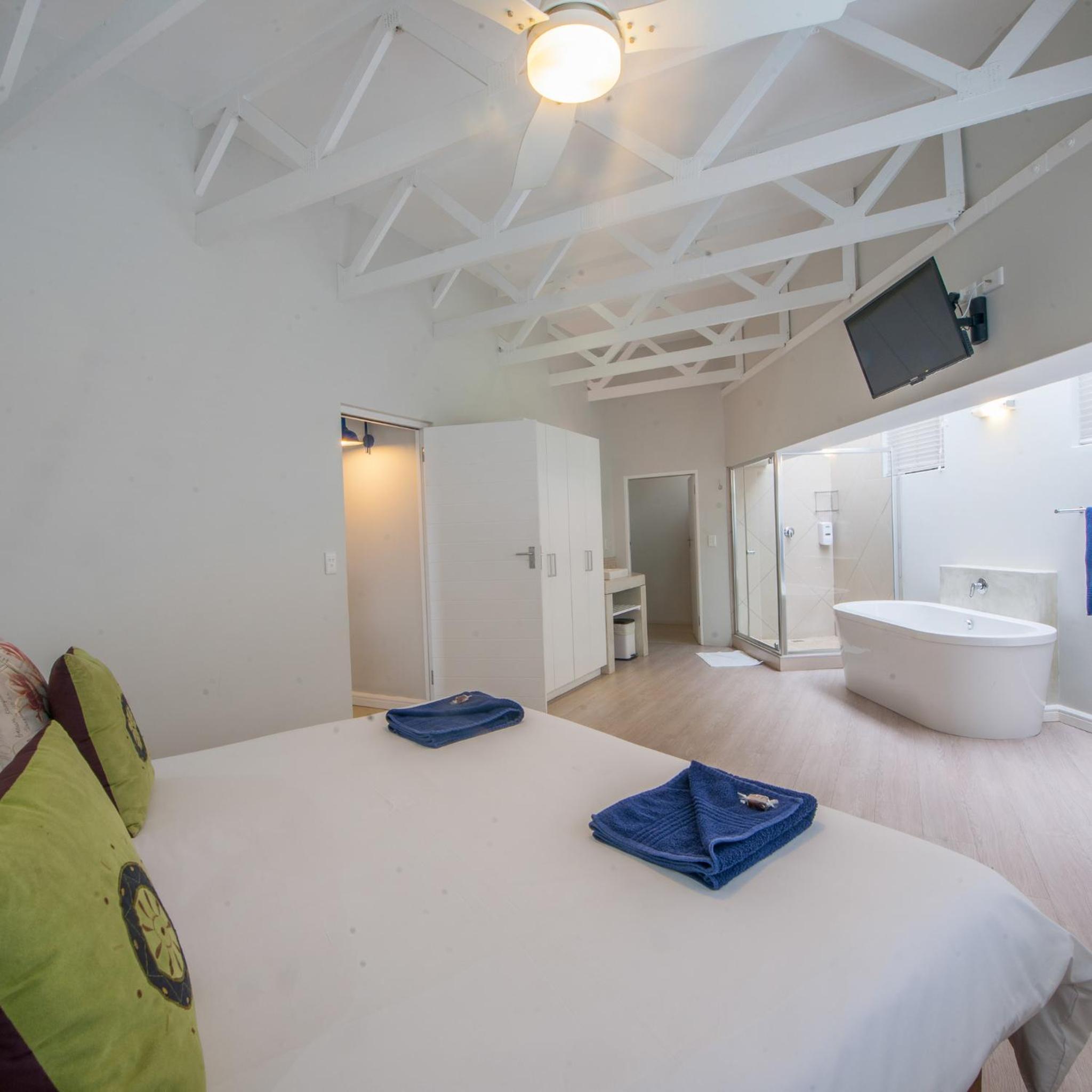 Two-Bedroom Apartment with Sea View