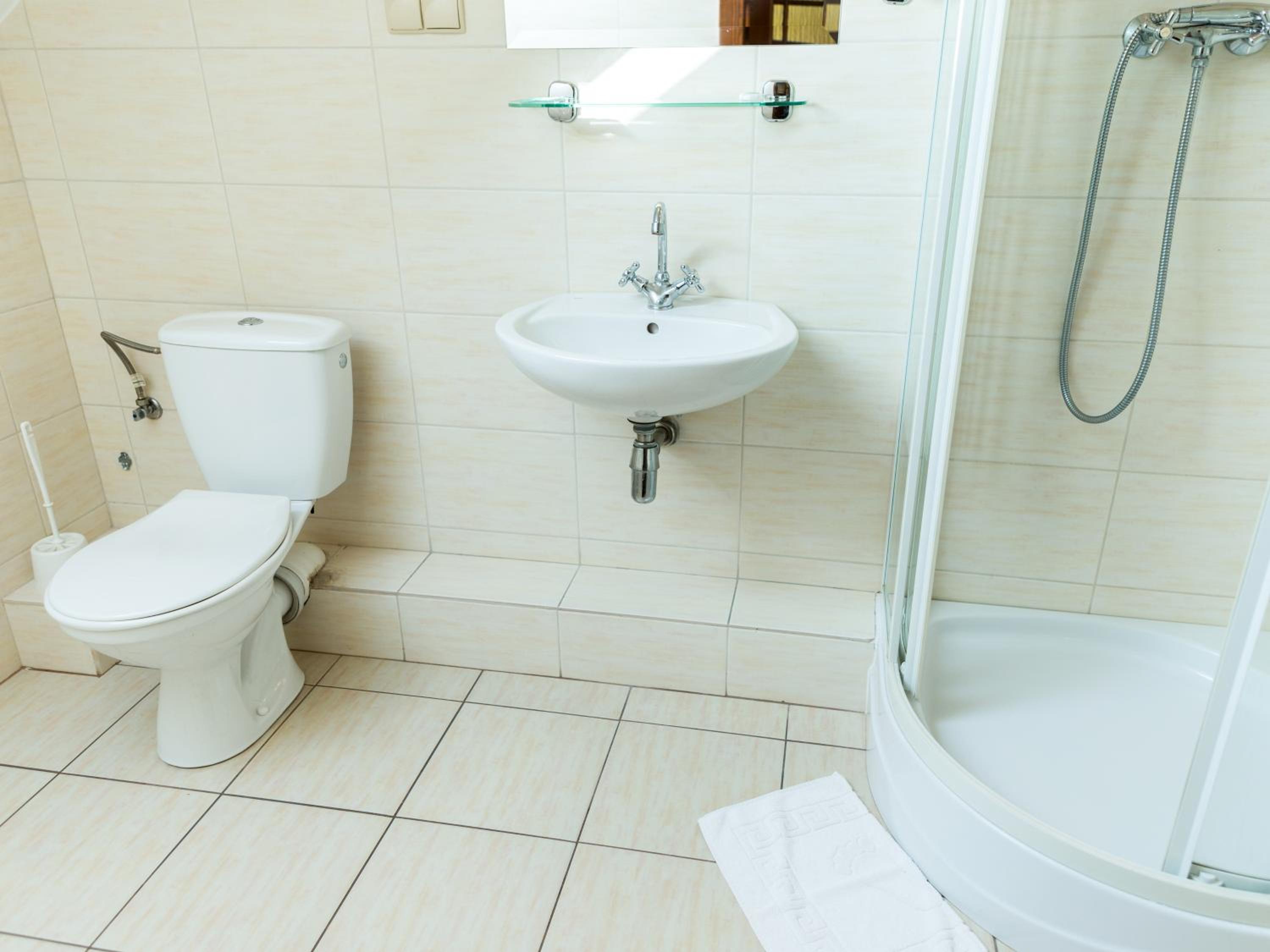 Double or Twin Room - Photo 4