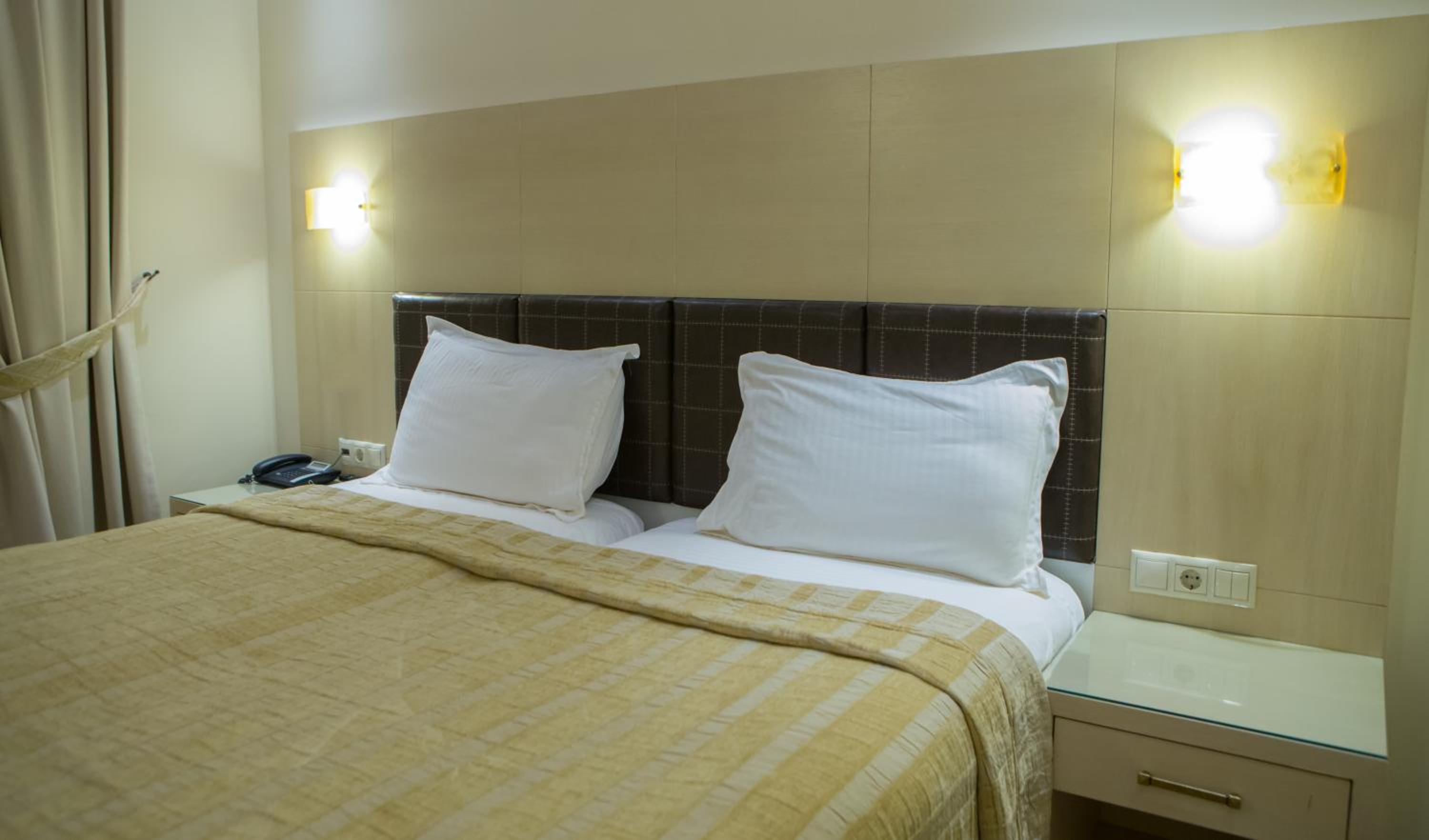 Double or Twin Room - Photo 20