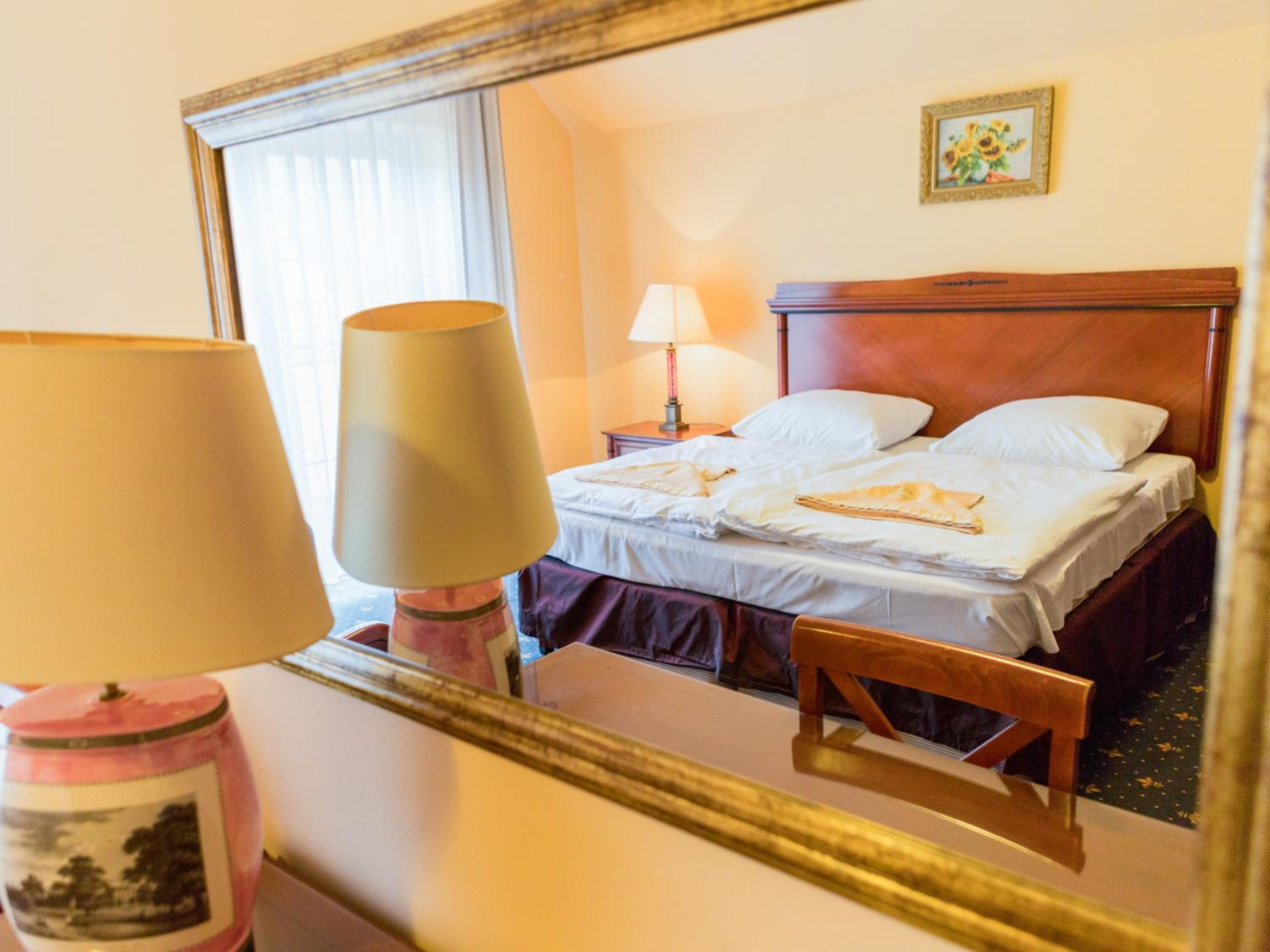 Double or Twin Room - Photo 15