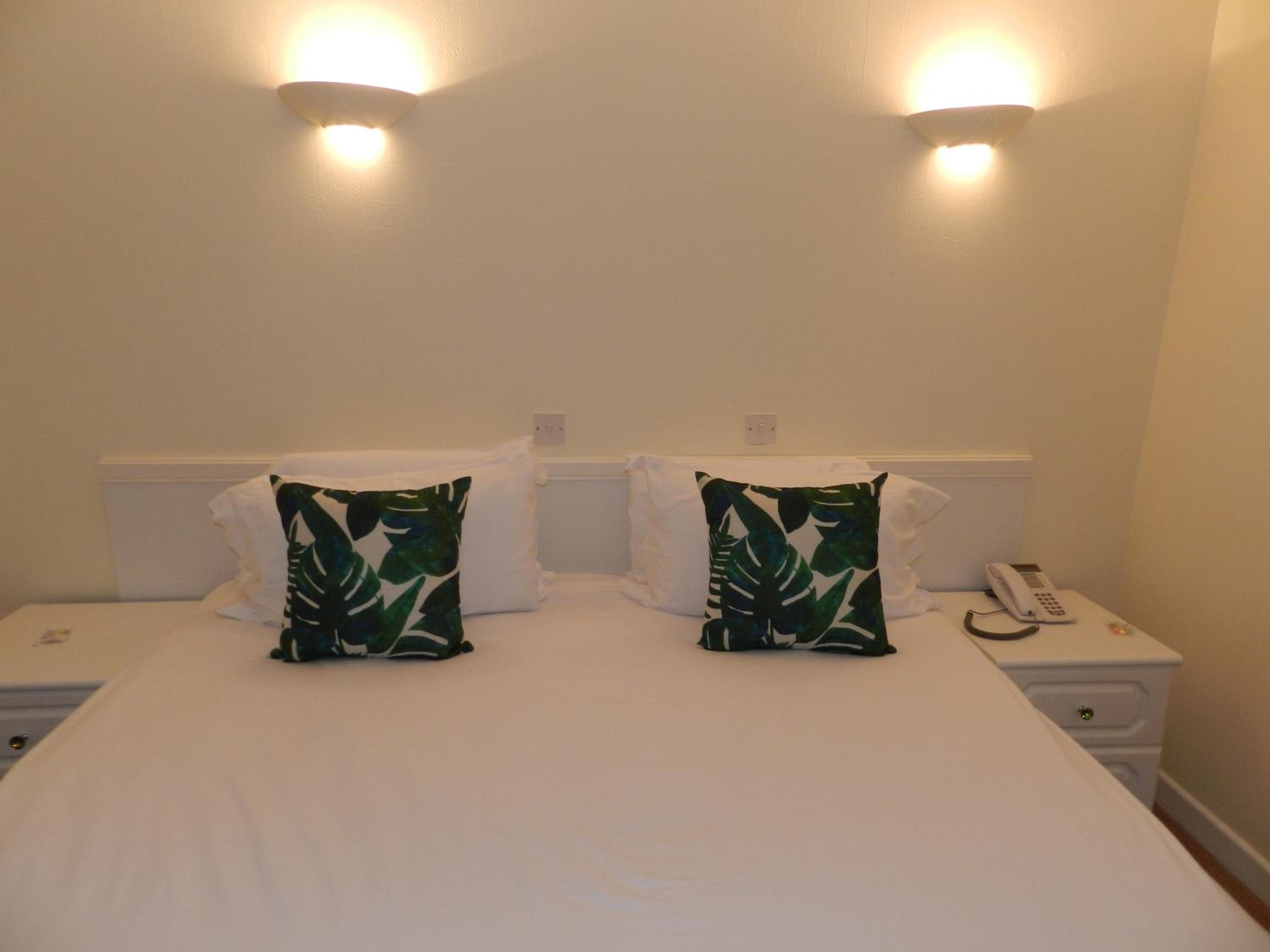 One-Bedroom Apartment Inland View - Photo 3