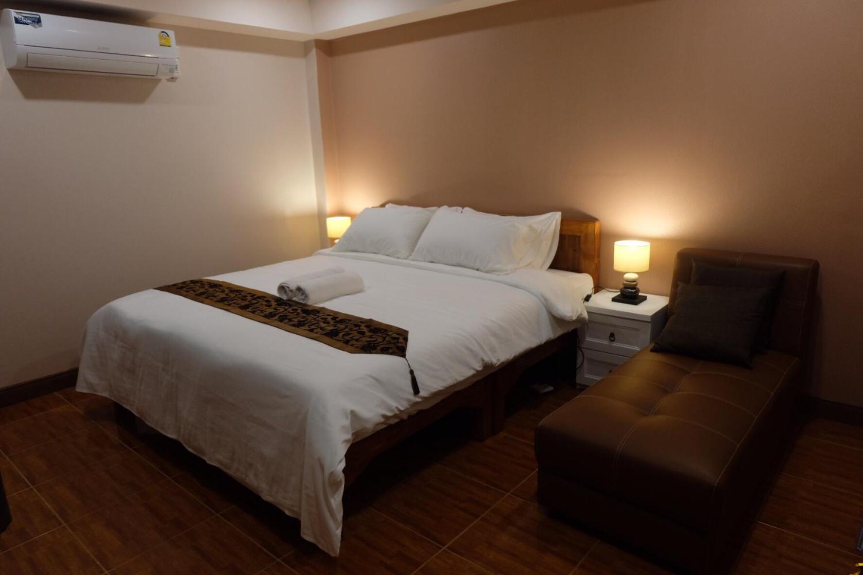 Standard King Room - Photo 3