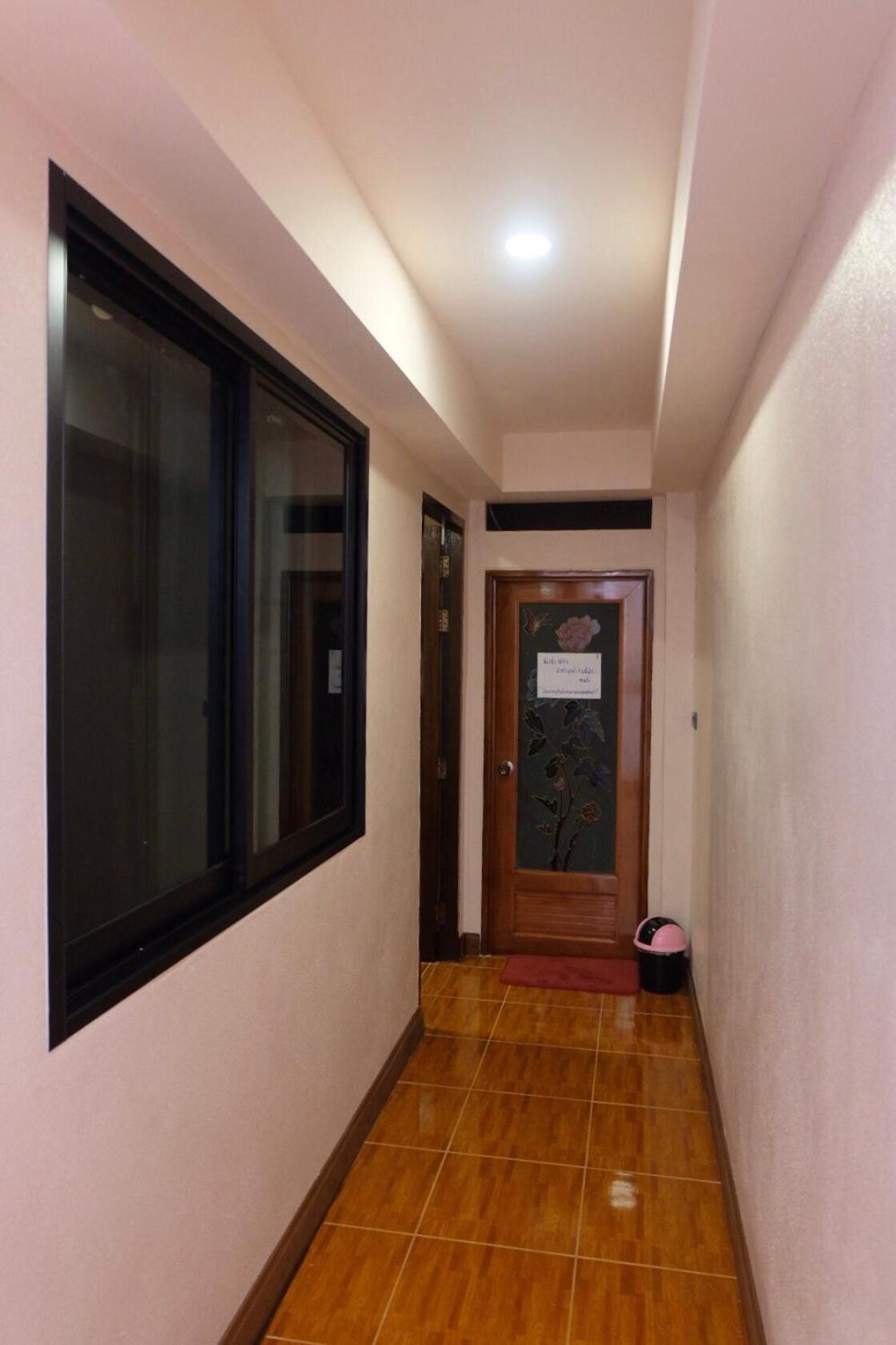 Standard King Room - Photo 2