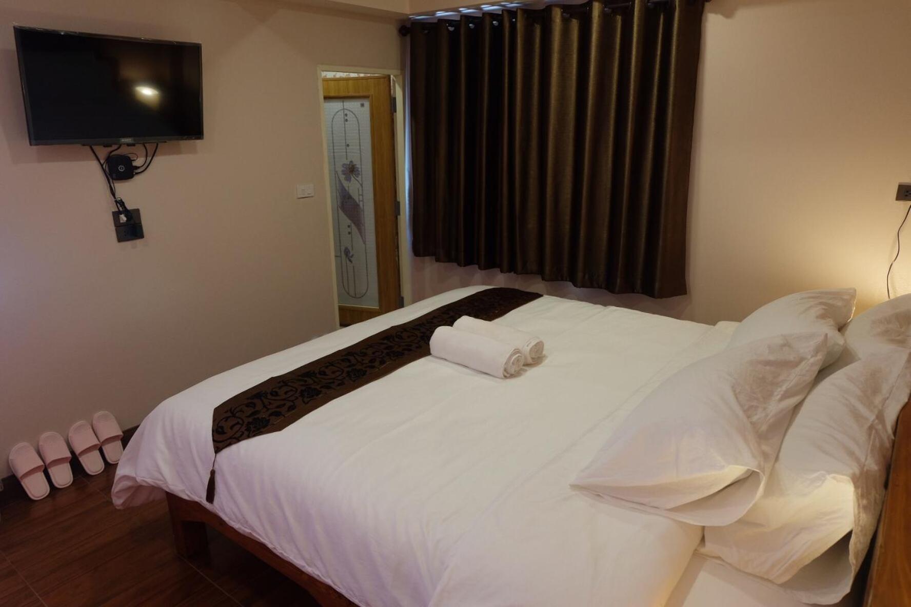 Economy Double Room - Photo 11