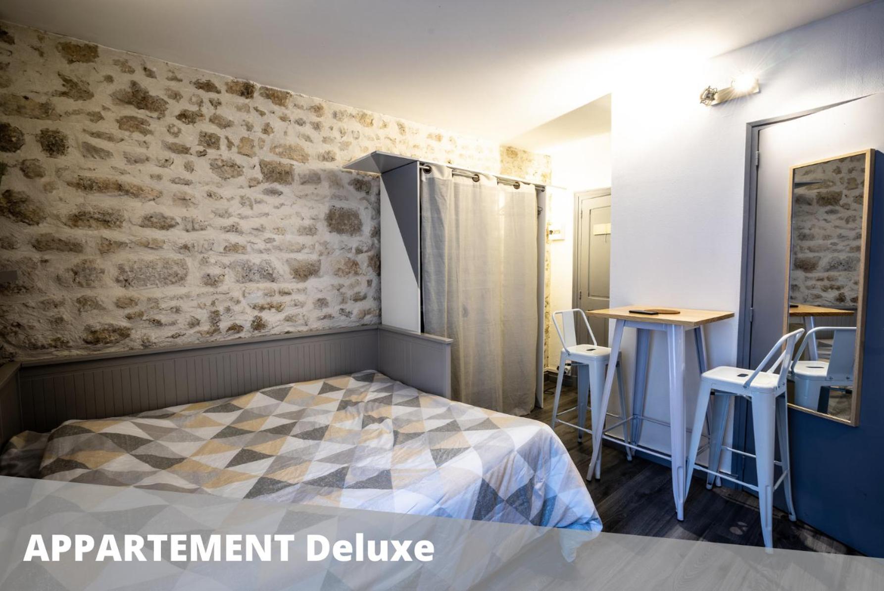 Deluxe Apartment photo 3