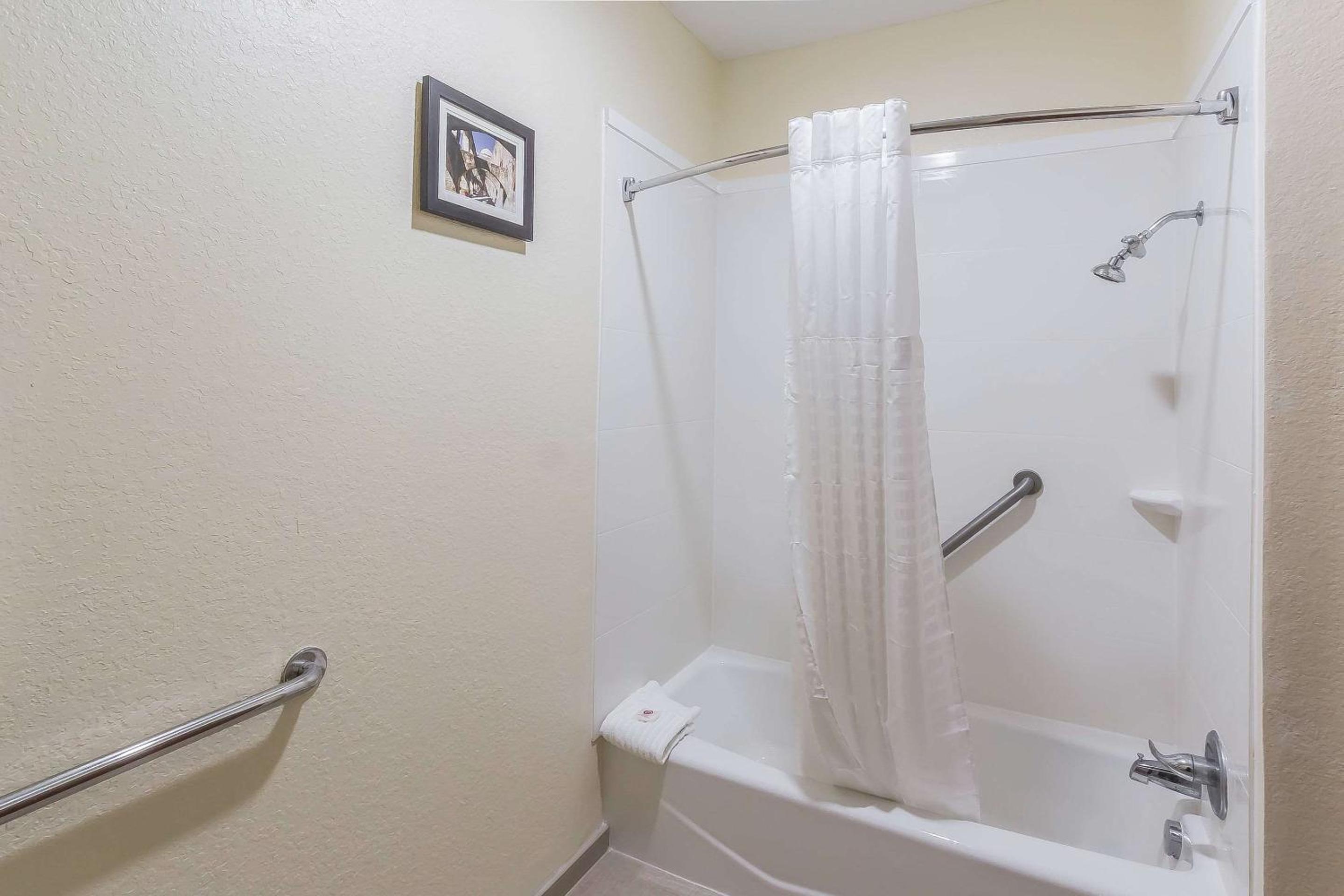 King Room - Disability Access/Non-Smoking - Photo 2