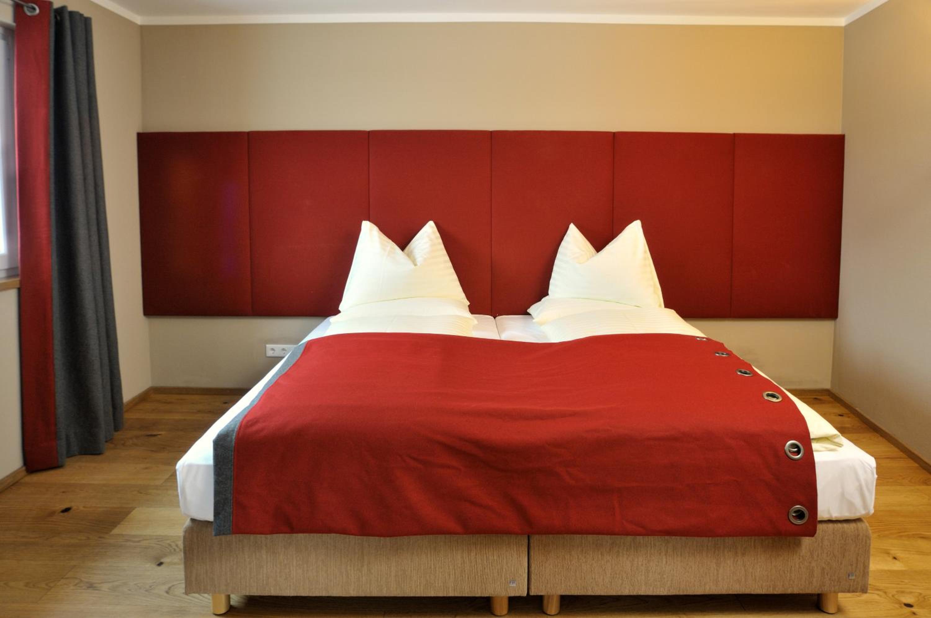 Two-Bedroom Suite with Free Tauern Spa Entry