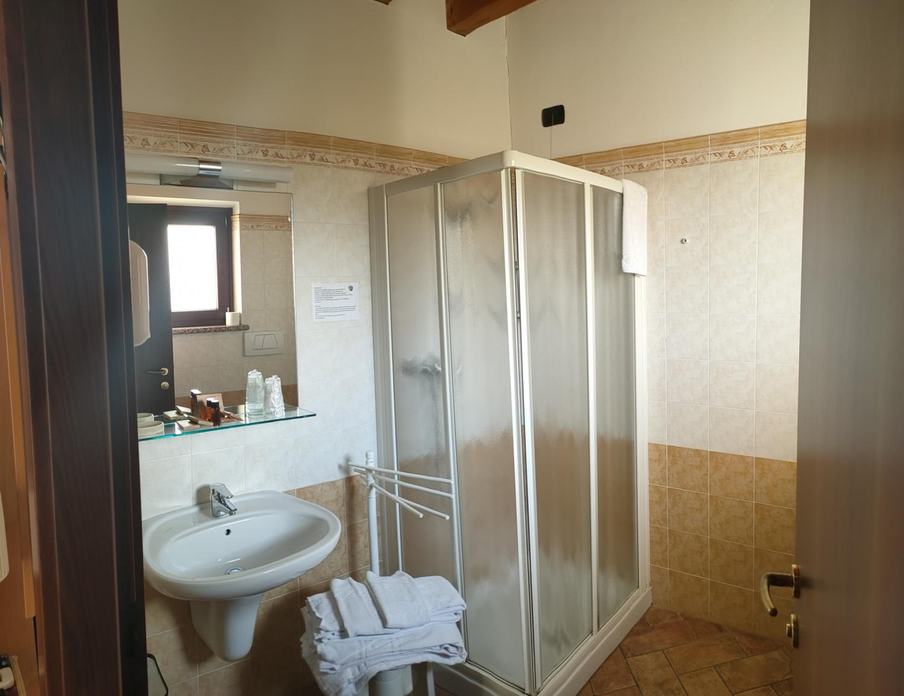 Triple Room - Photo 7