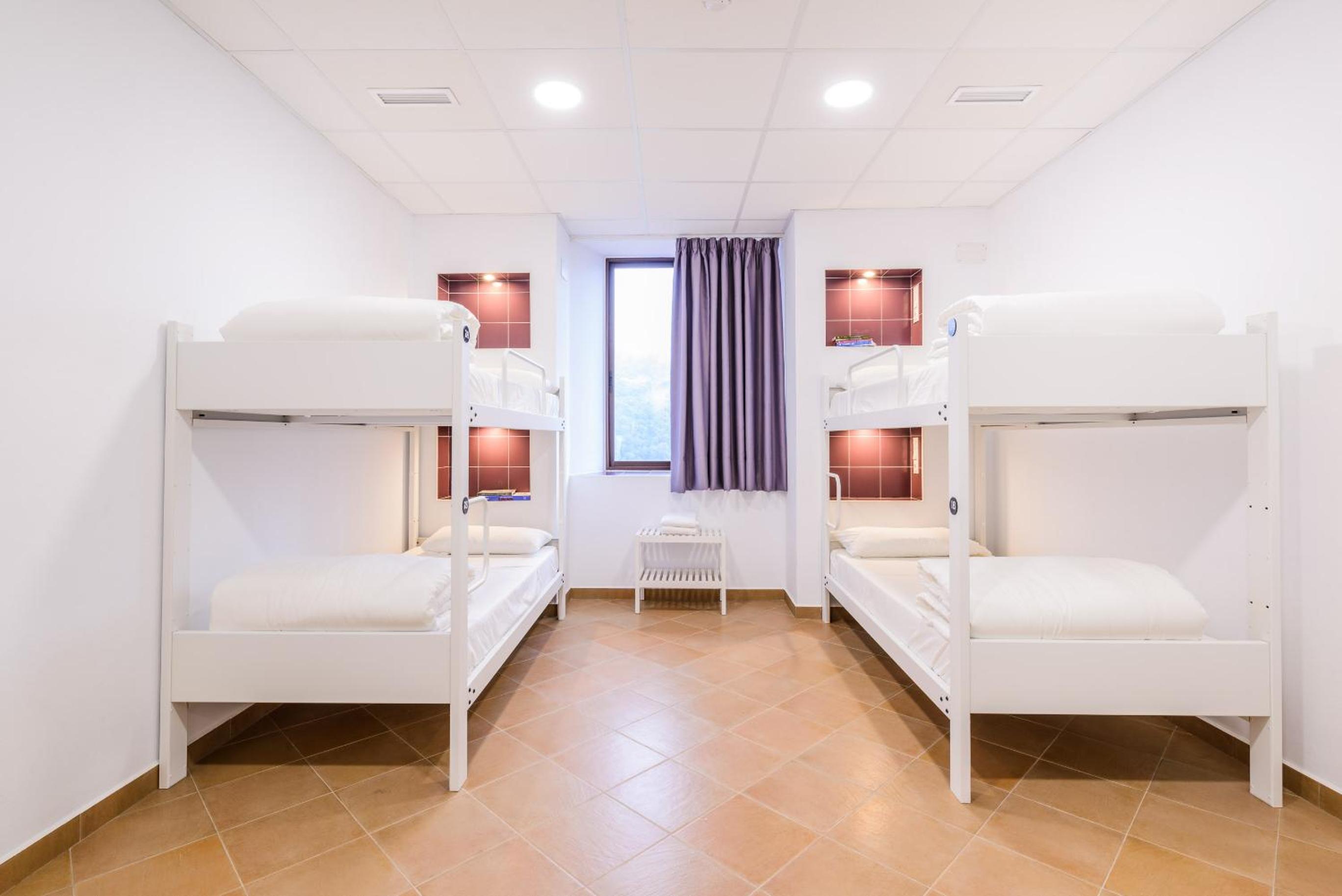 Standard Quadruple Room - Photo 1