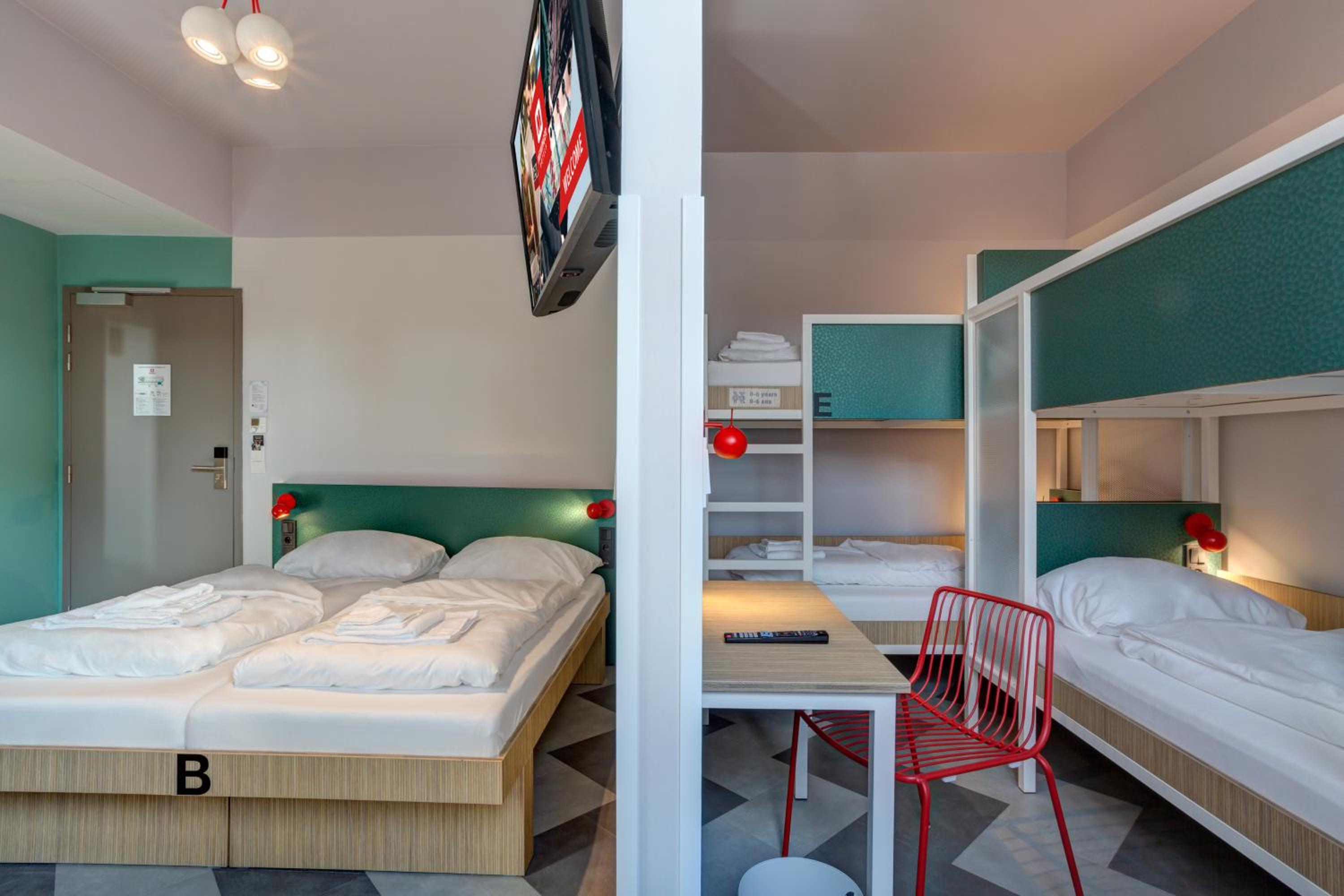 5-Bed Room photo 2
