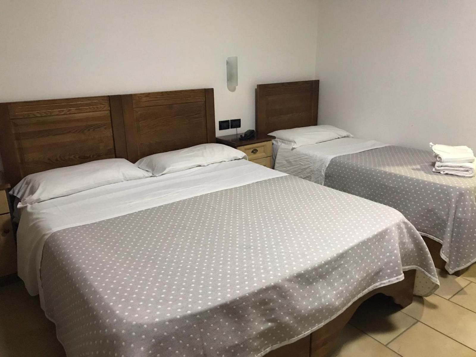 Triple Room - Photo 12