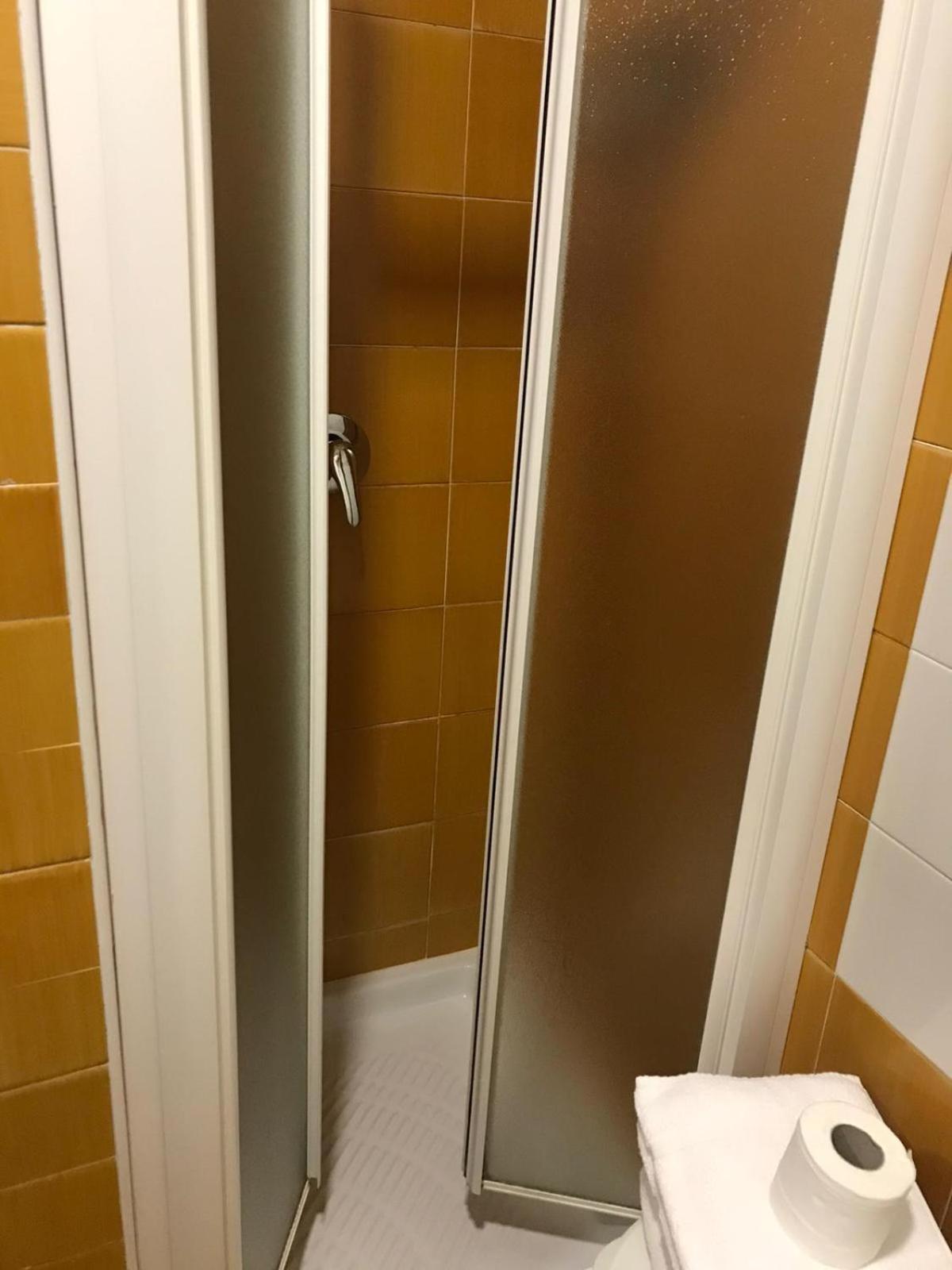 Triple Room - Photo 11