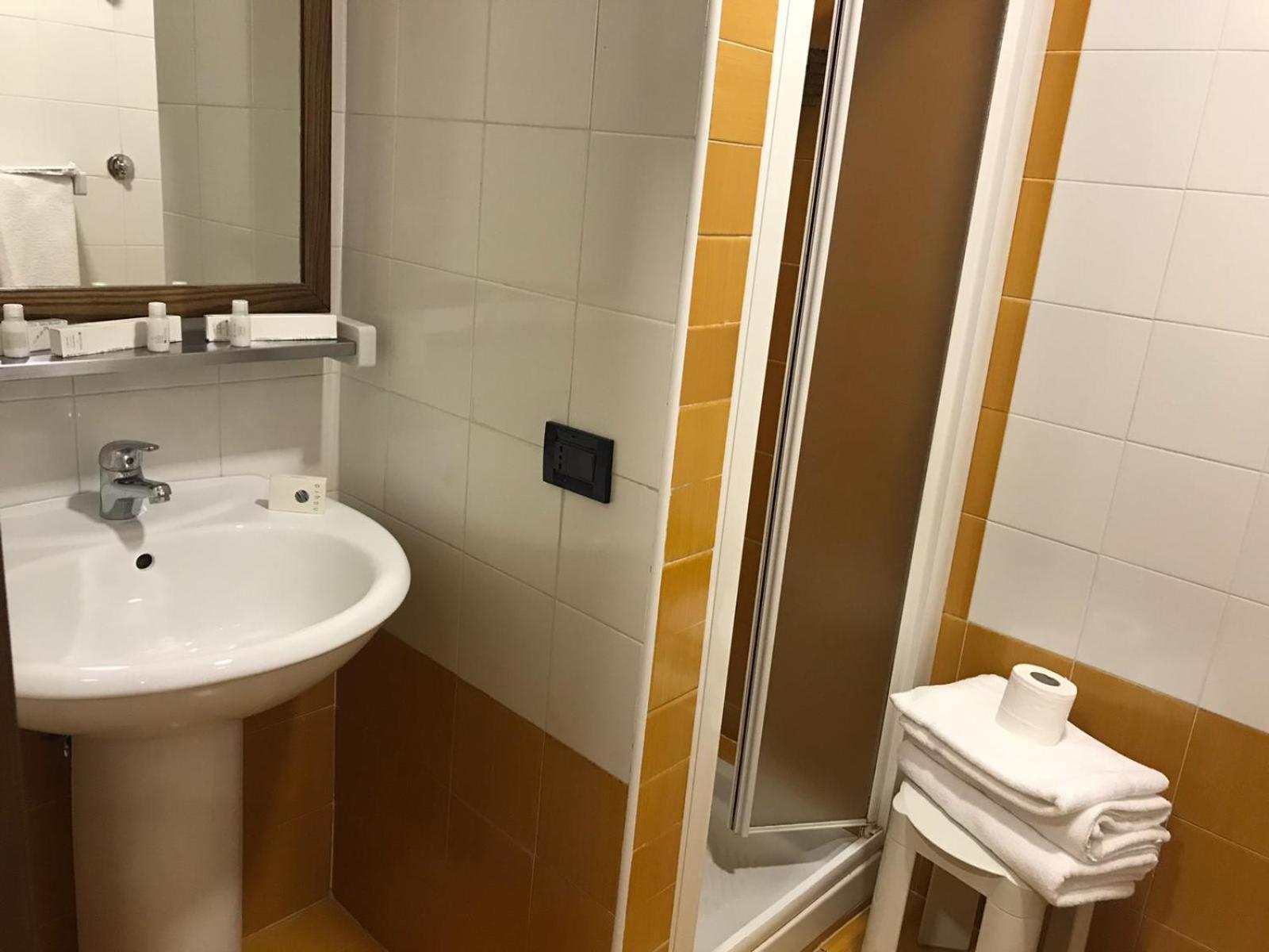 Triple Room - Photo 10