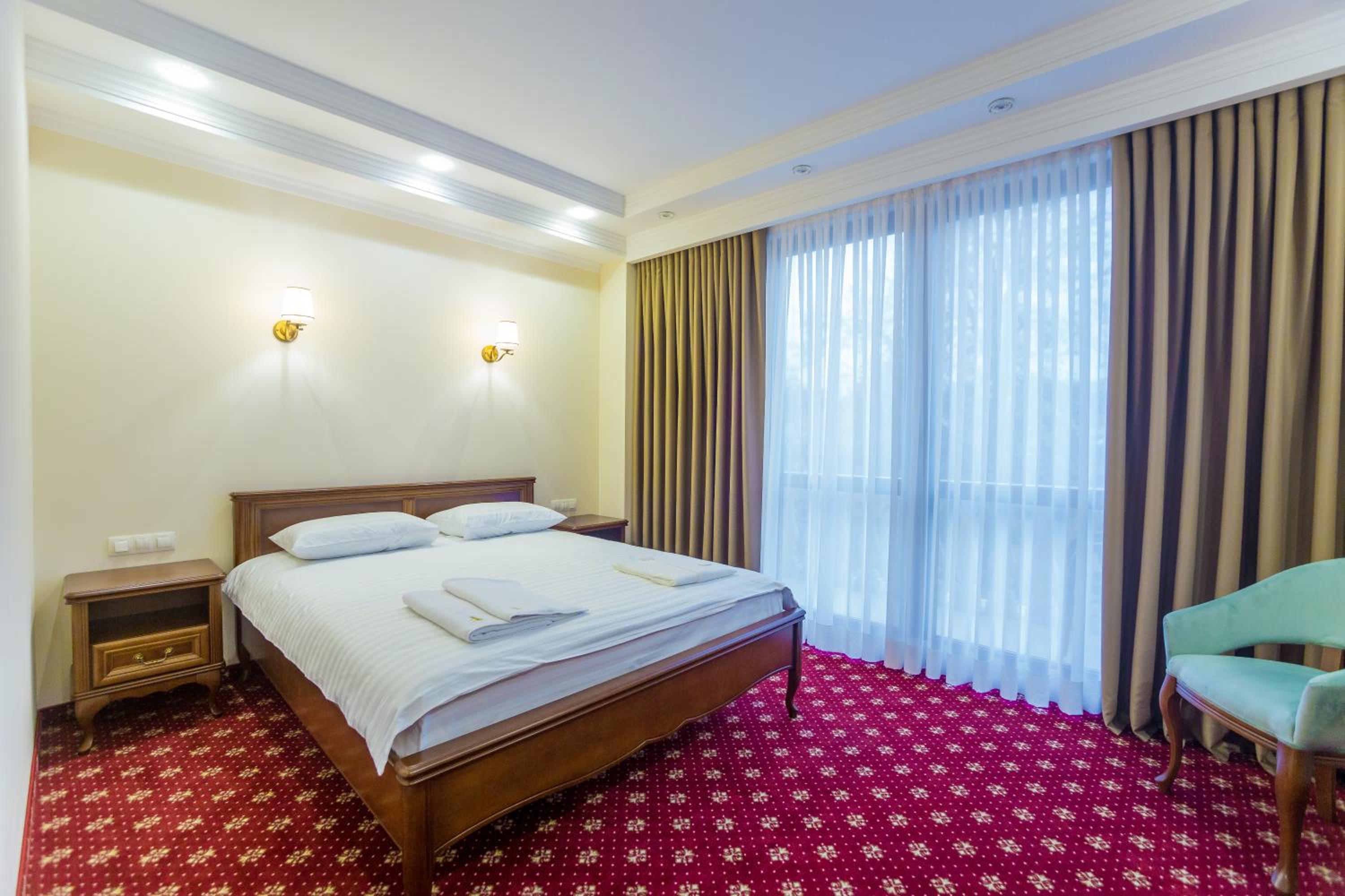 Deluxe Double Room with Balcony photo 1