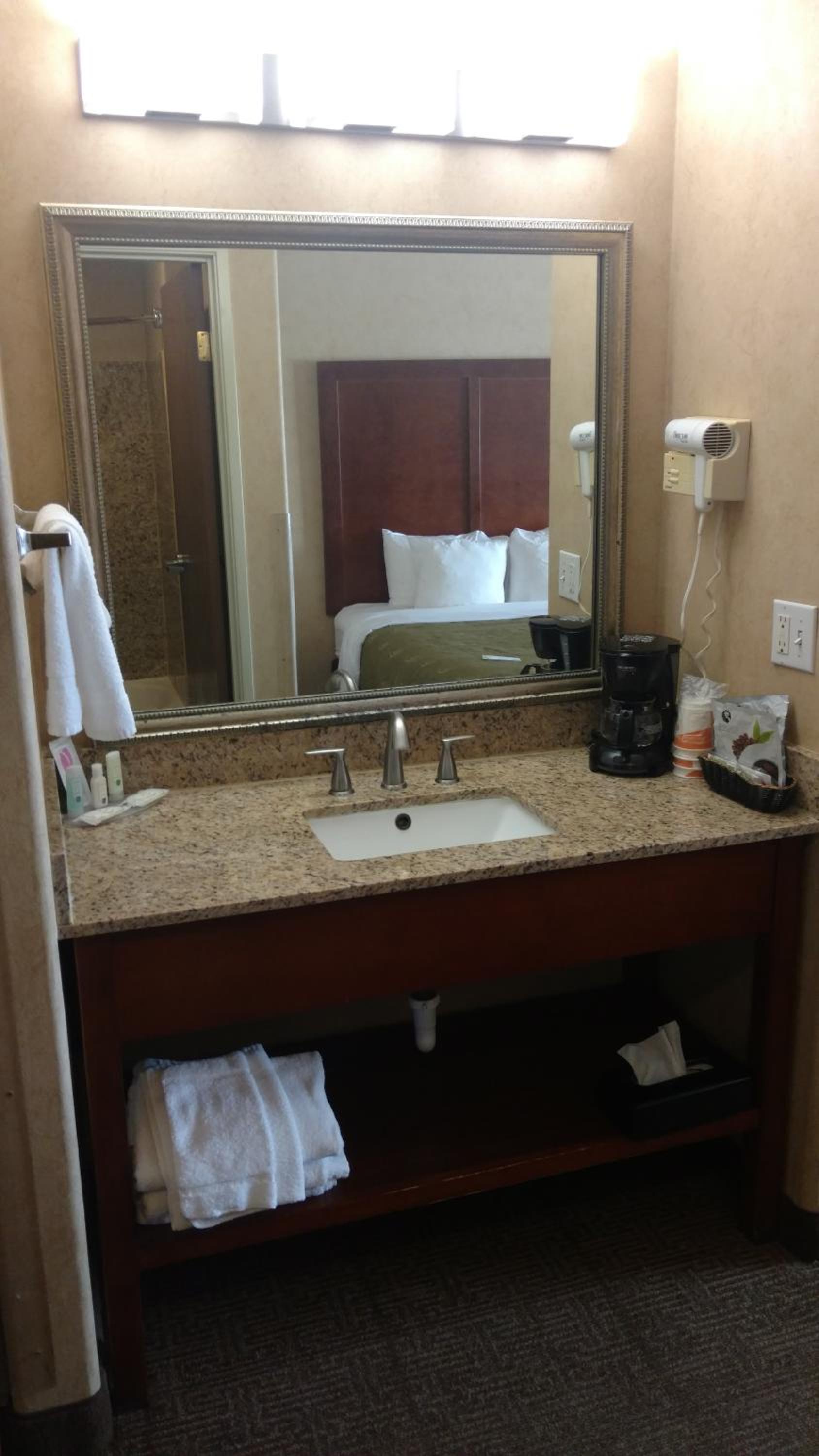 Double Room with Two Double Beds - Photo 2