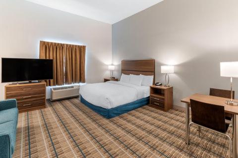 King Suite with Sofa Bed - Non-Smoking photo 1
