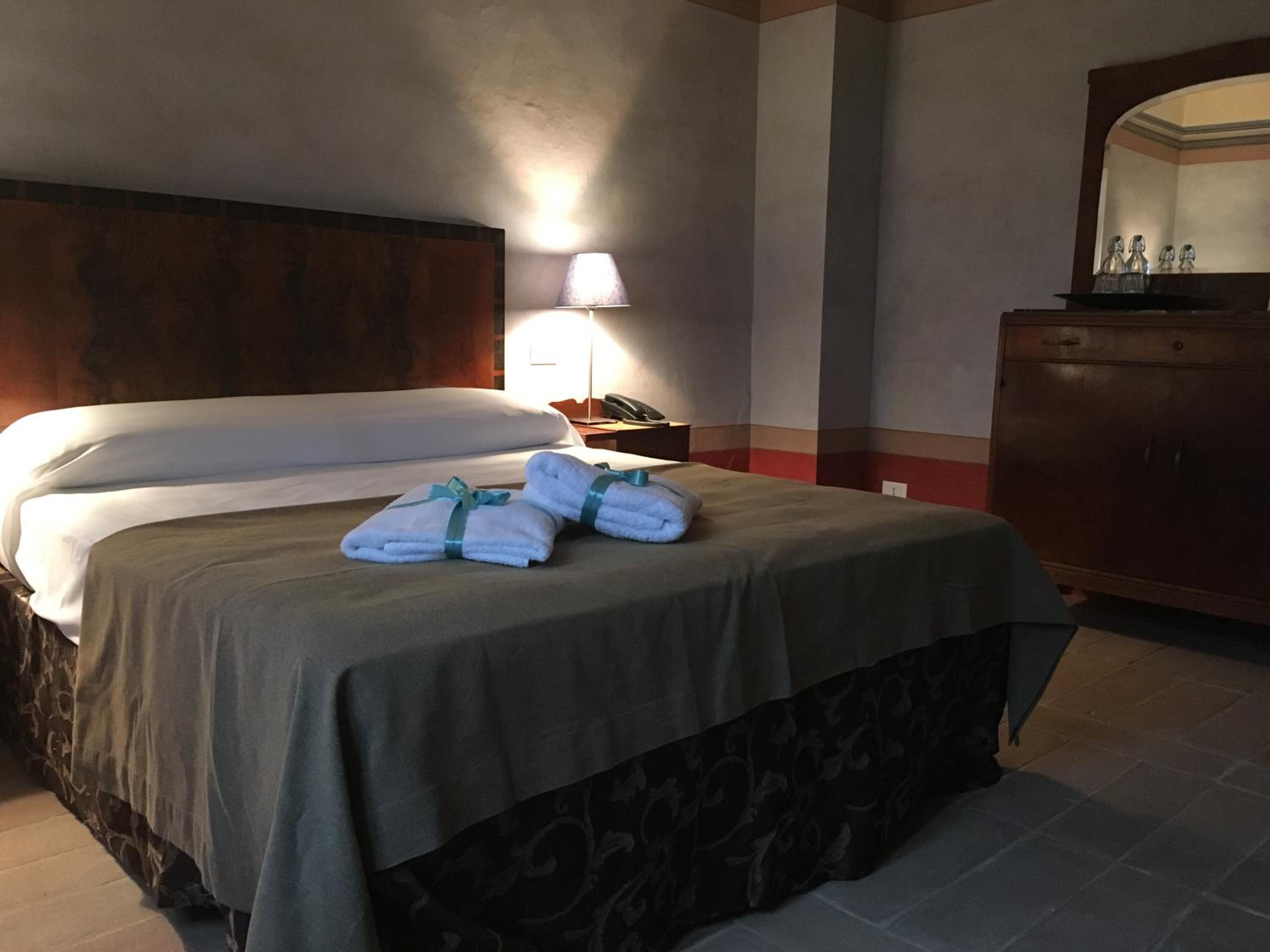 Superior Double or Twin Room - Photo 3