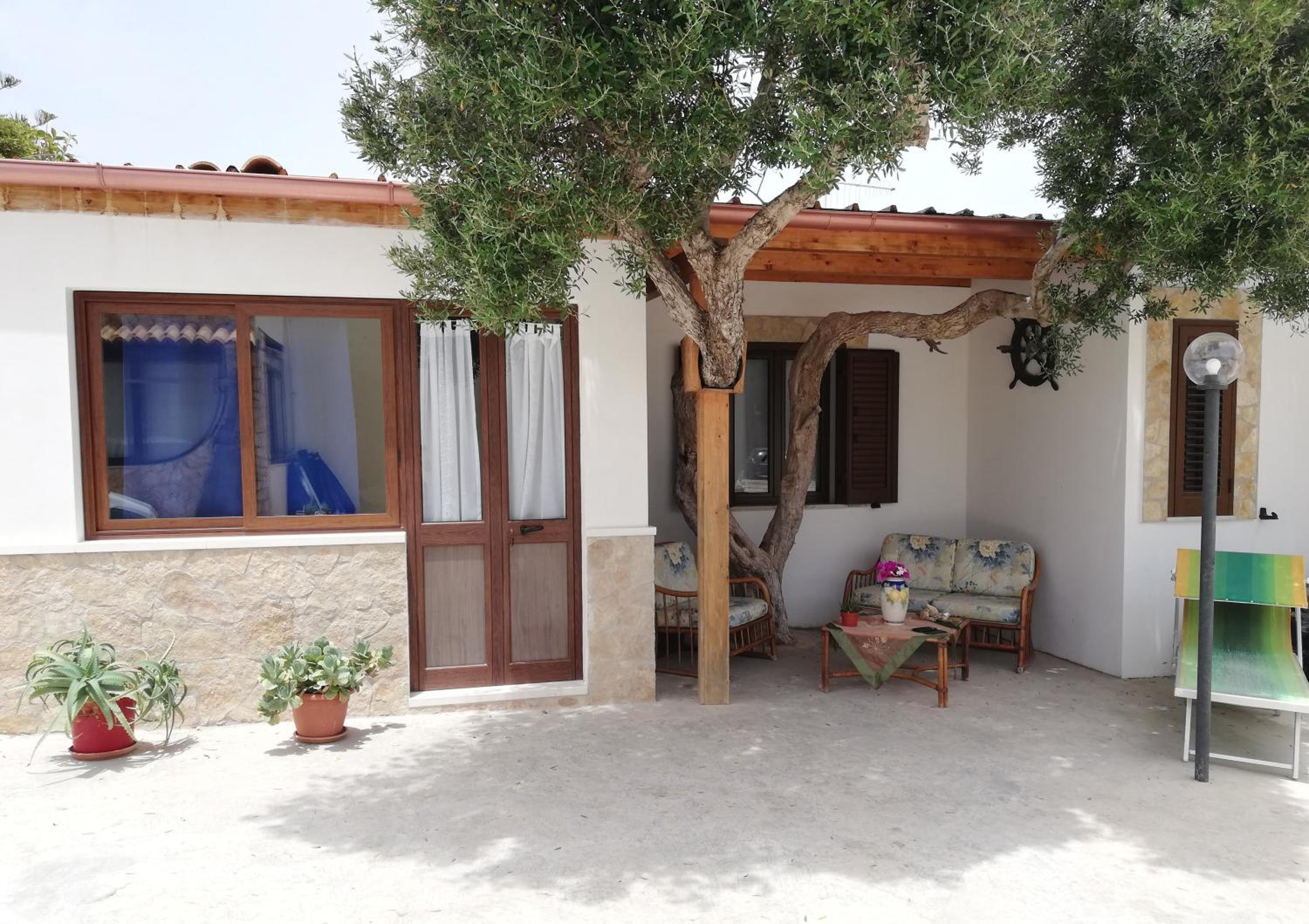 One-Bedroom House photo 2