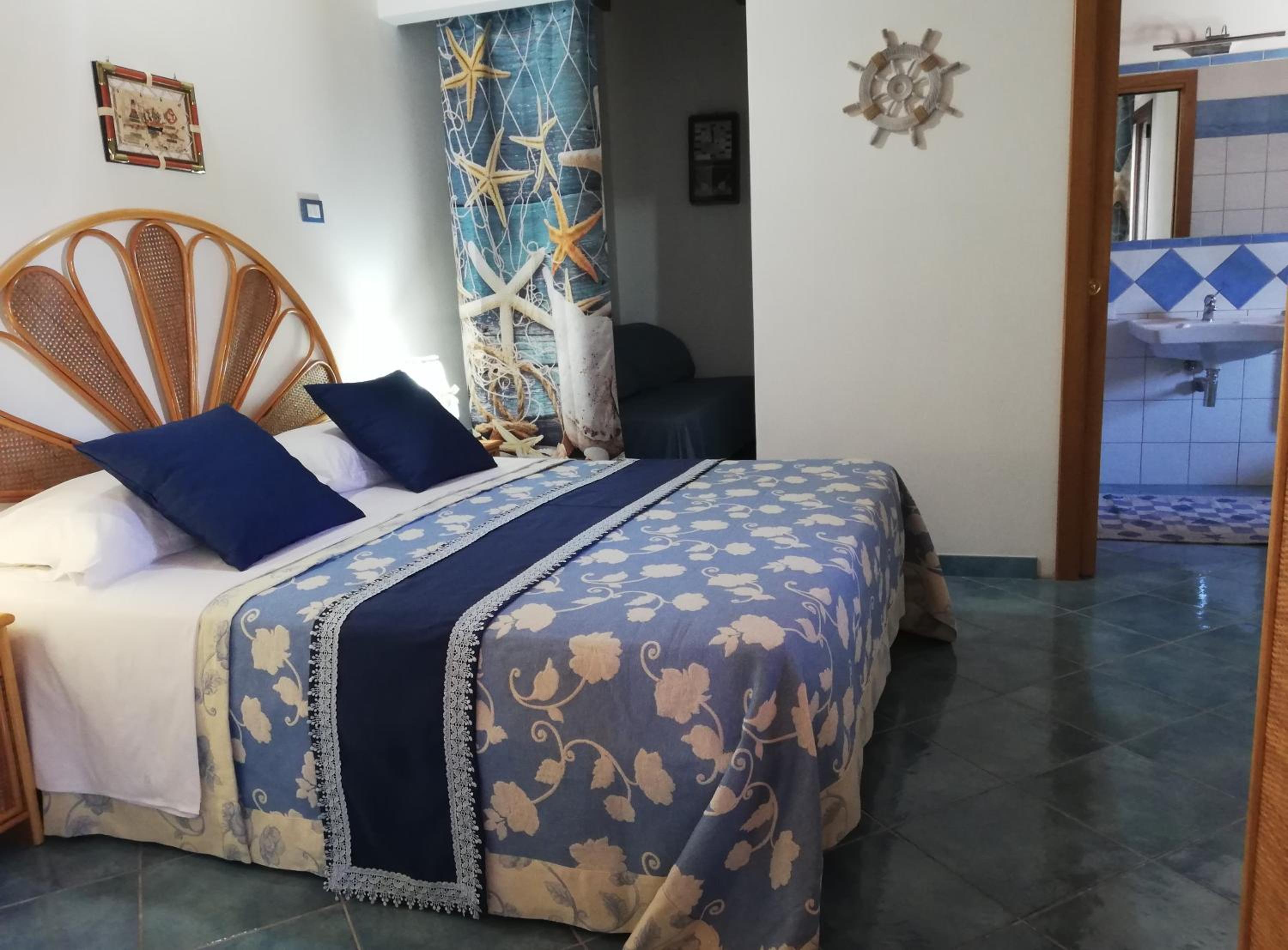 One-Bedroom House photo 1