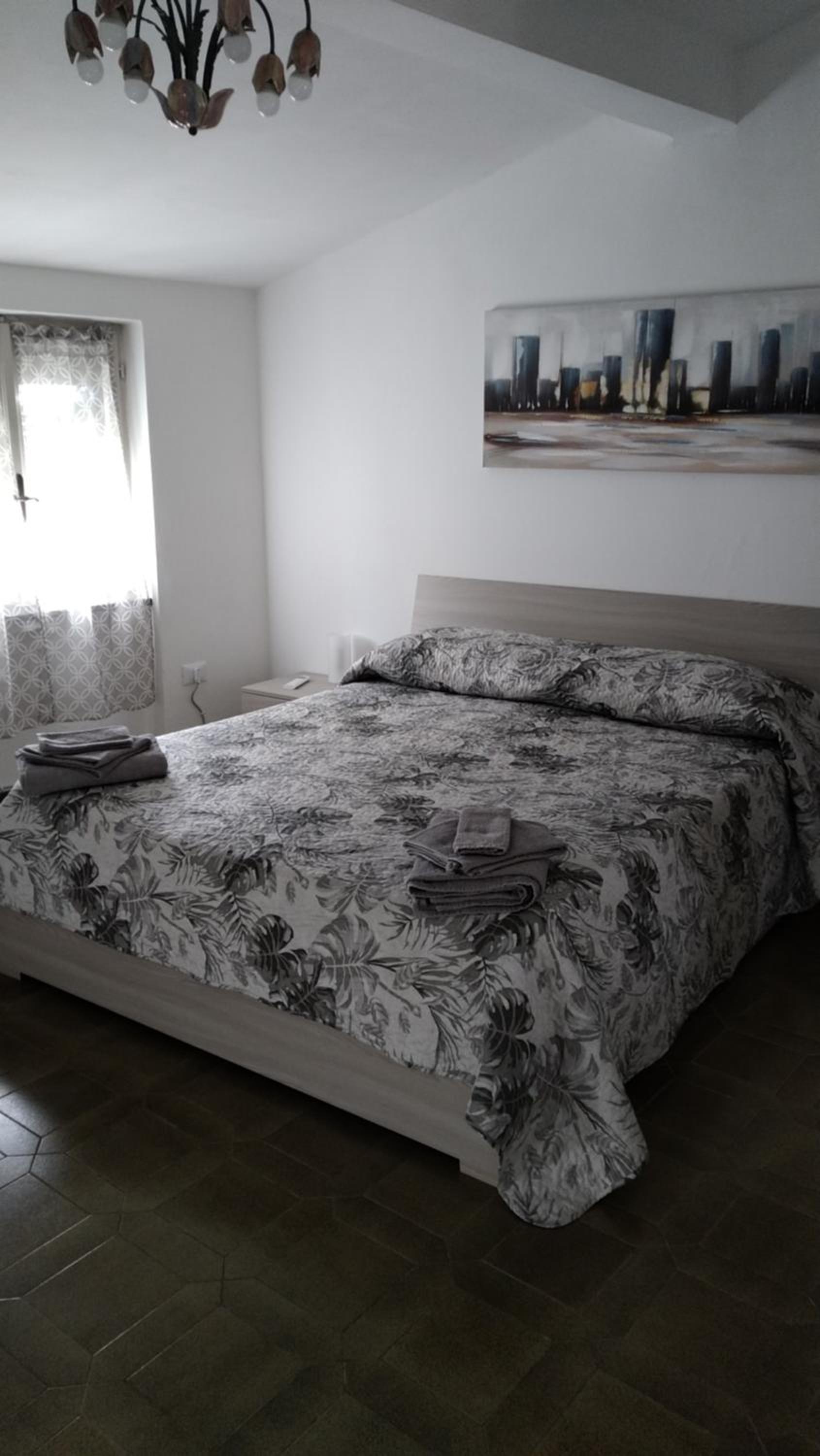 Two-Bedroom Apartment - Photo 8