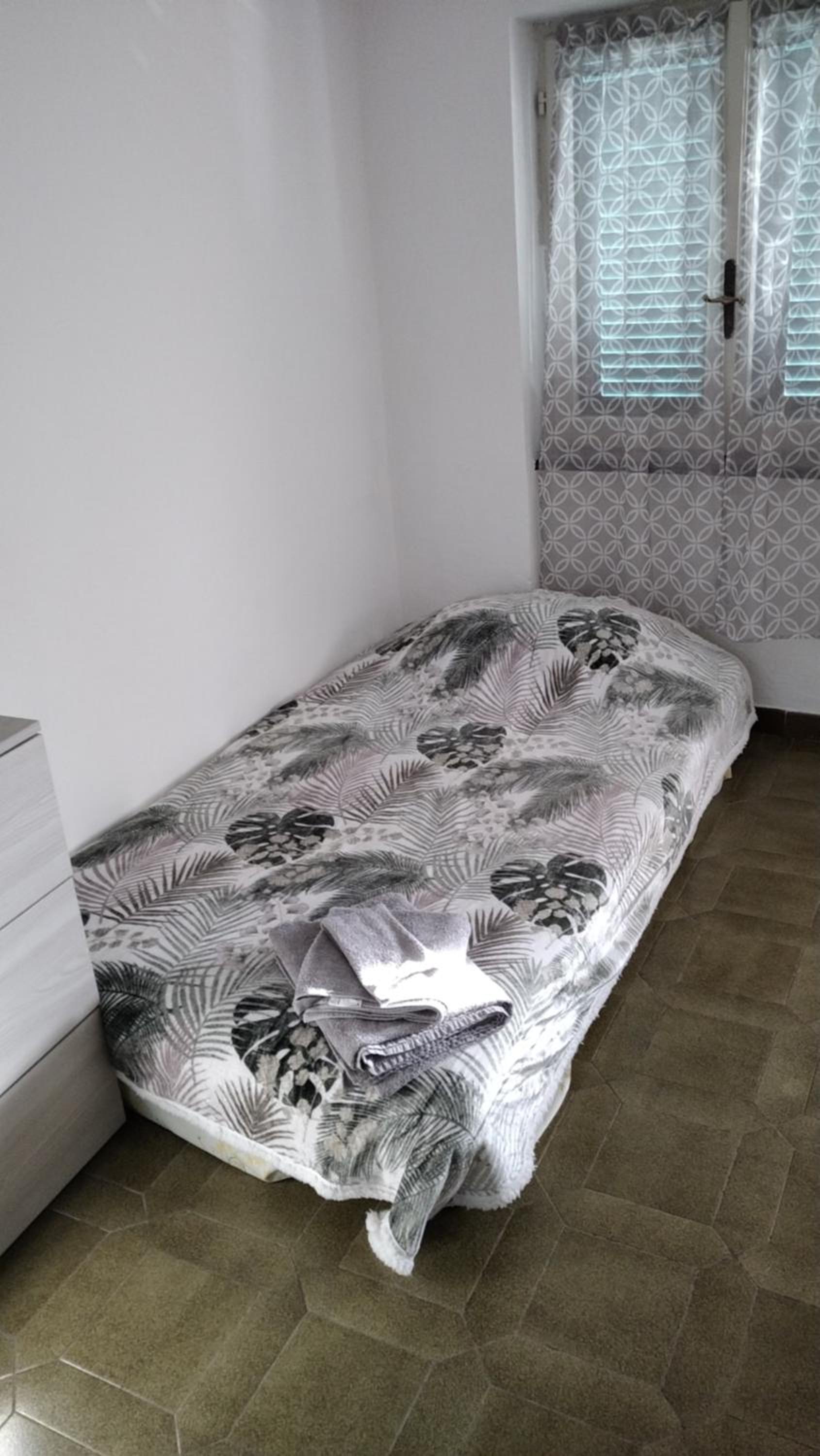 Two-Bedroom Apartment - Photo 9